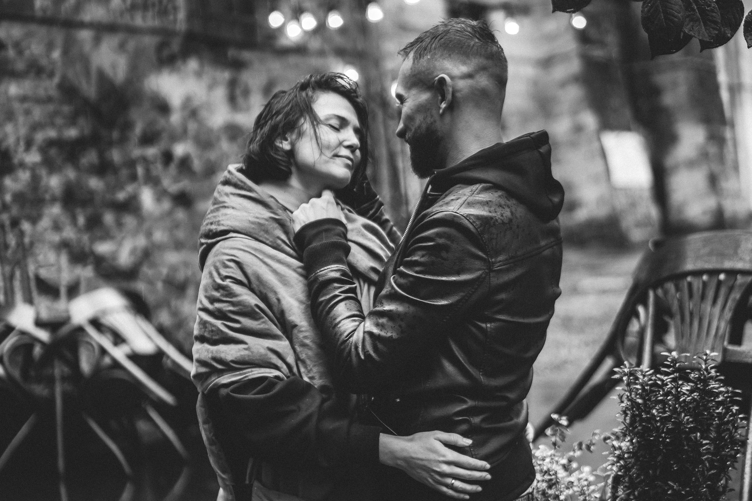 Love walks through the rain. Тарас Бовт. Фотограф Львів. Портрети та репортаж з подій