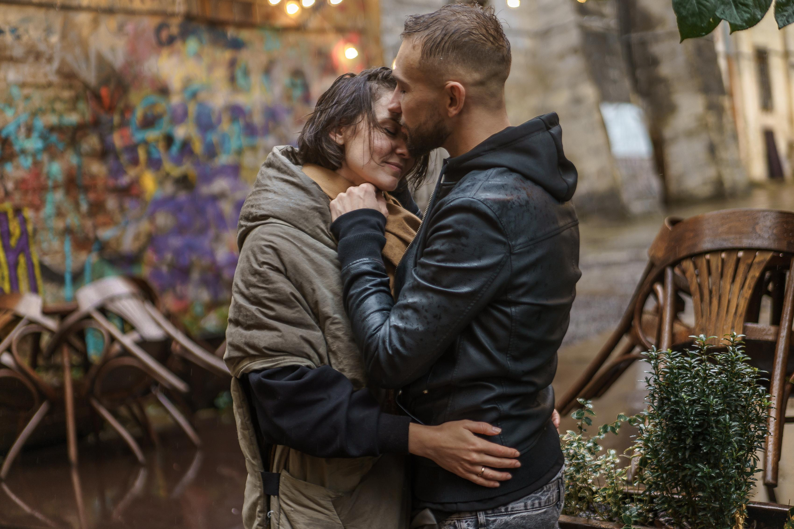 Love walks through the rain. Тарас Бовт. Фотограф Львів. Портрети та репортаж з подій