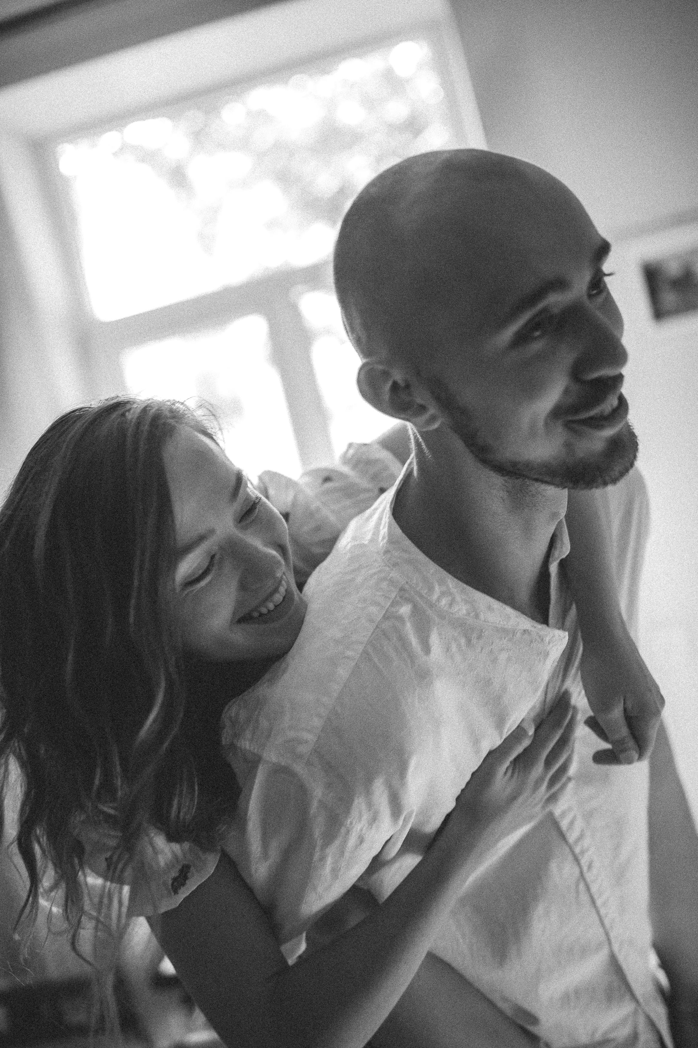 Фотозйомка для двох вдома. Тарас Бовт. Фотограф Львів. Портрети та репортаж з подій