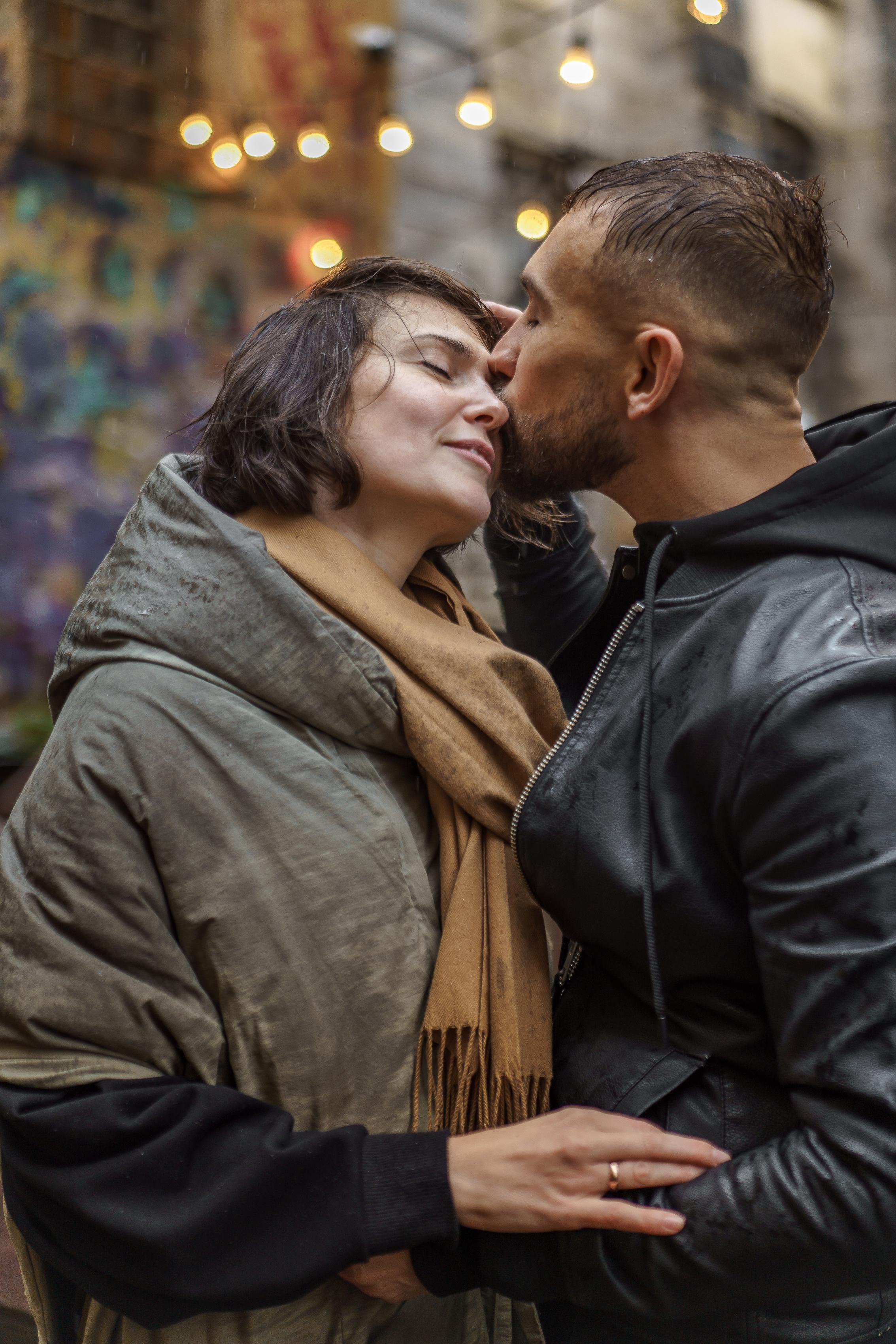 Love walks through the rain. Тарас Бовт. Фотограф Львів. Портрети та репортаж з подій