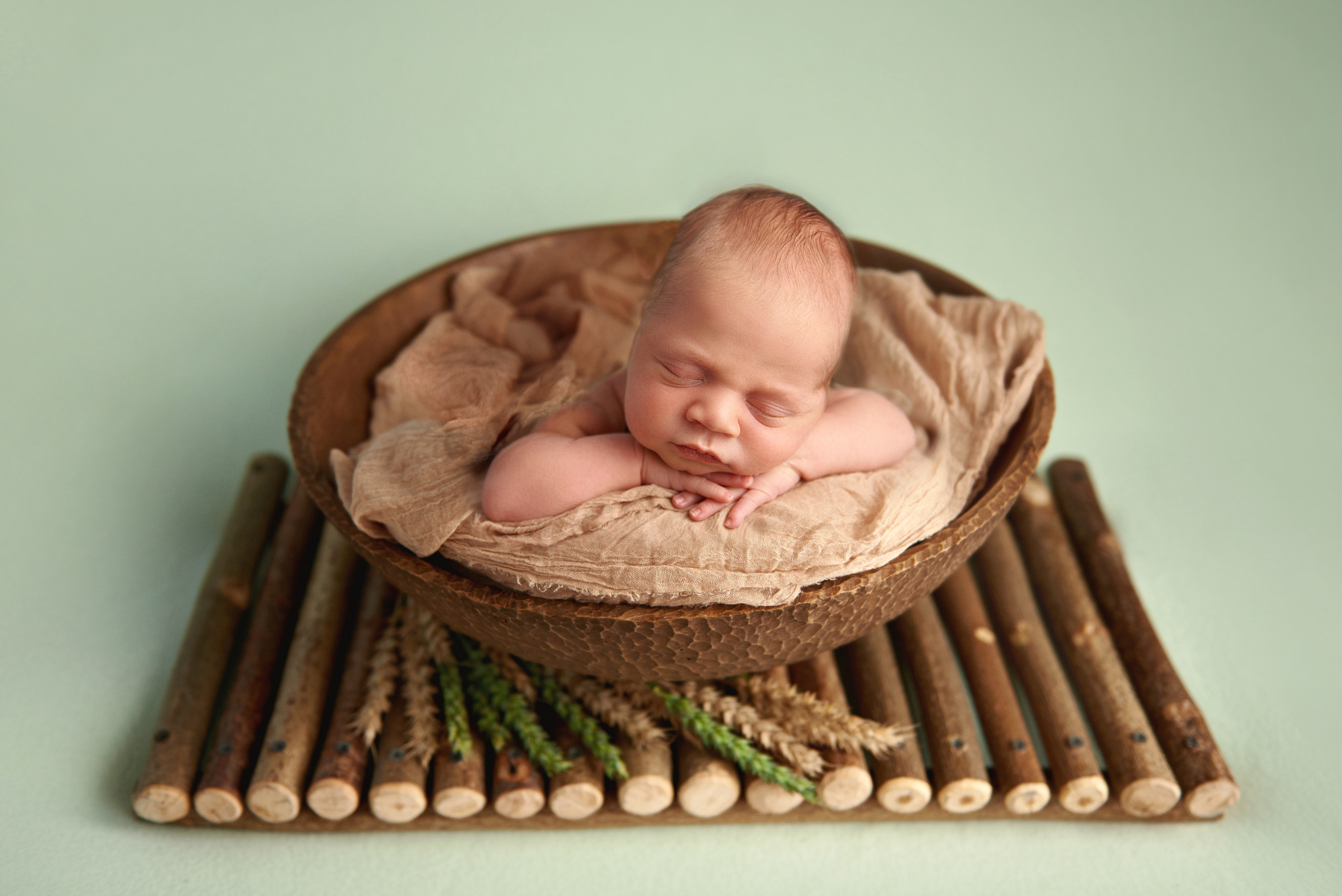 Фотосесії новонароджених малюків. Фотограф новонароджених діток та їх сімей в Тернополі