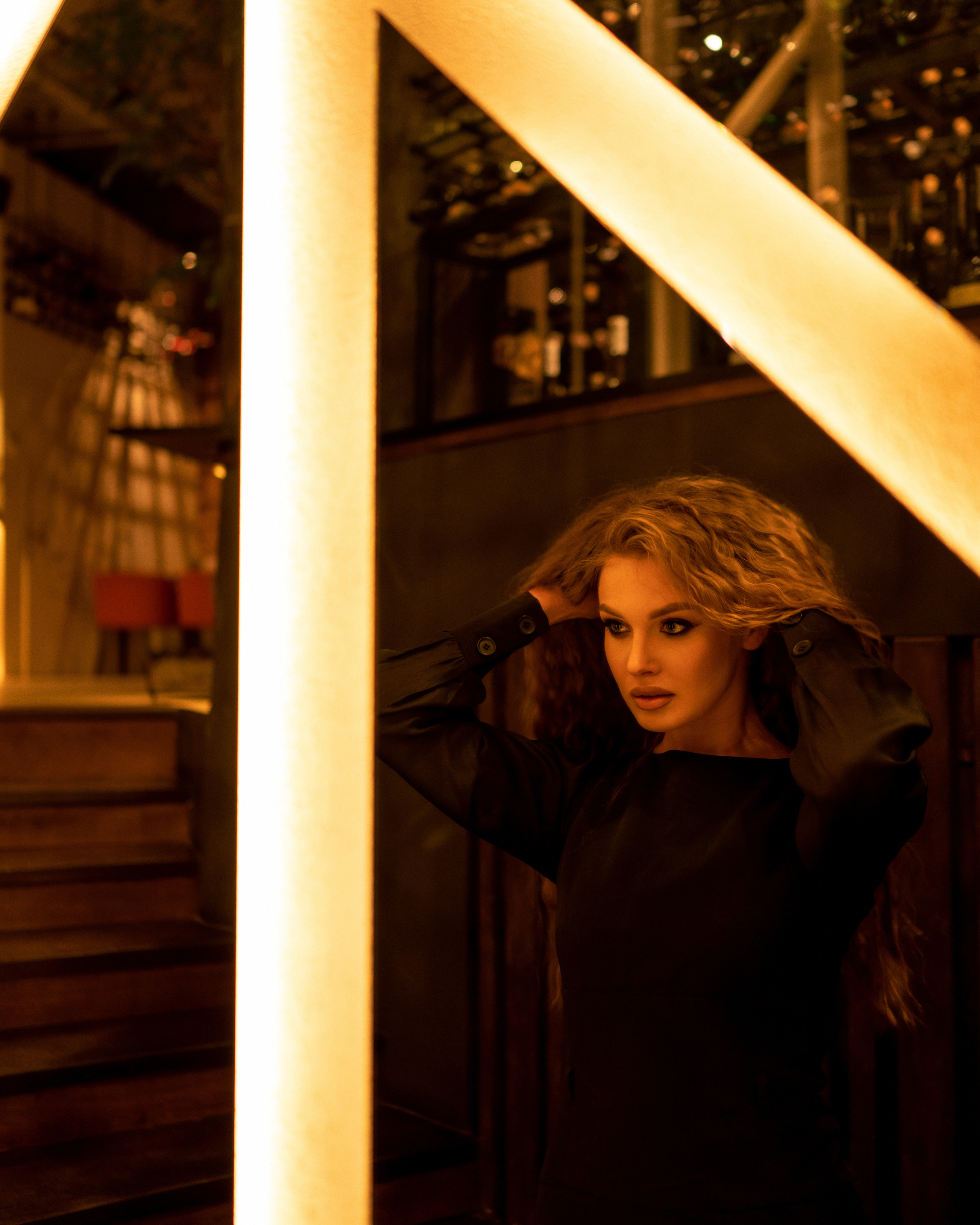 Фотосессия в интерьере красивого ресторана. Весільний і портретний фотограф в Києві Євген Ковачов