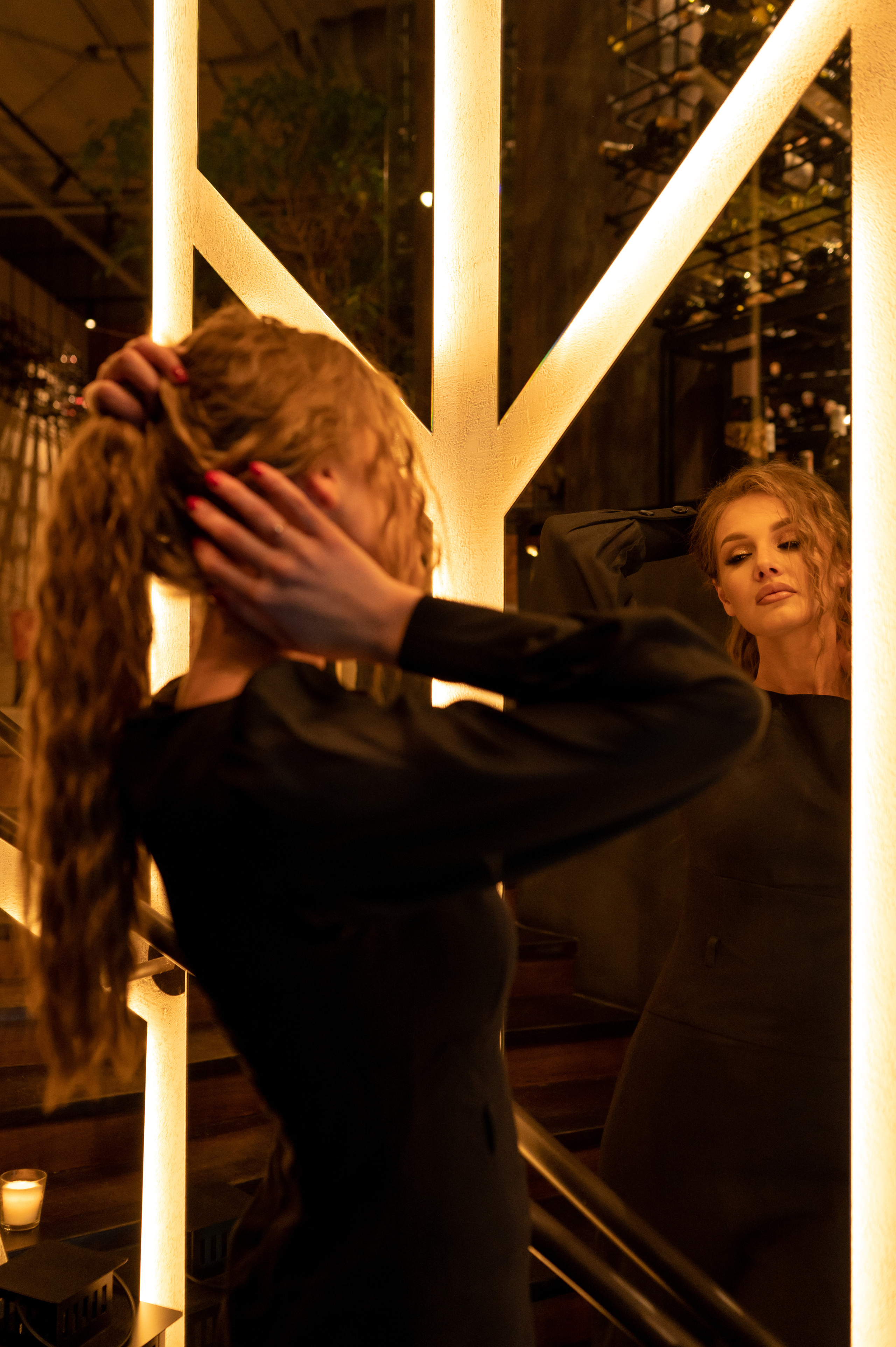 Фотосессия в интерьере красивого ресторана. Весільний і портретний фотограф в Києві Євген Ковачов