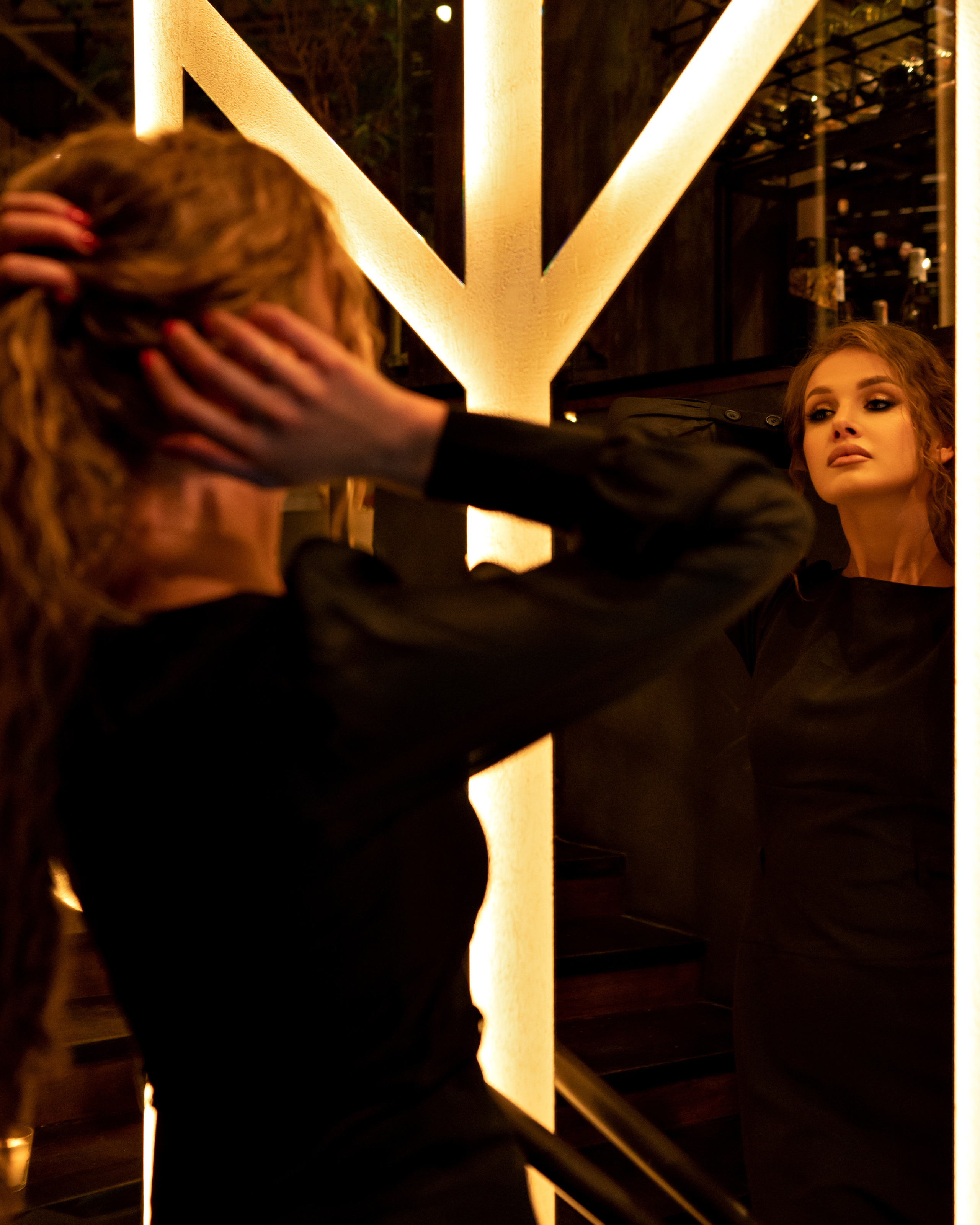 Фотосессия в интерьере красивого ресторана. Весільний і портретний фотограф в Києві Євген Ковачов