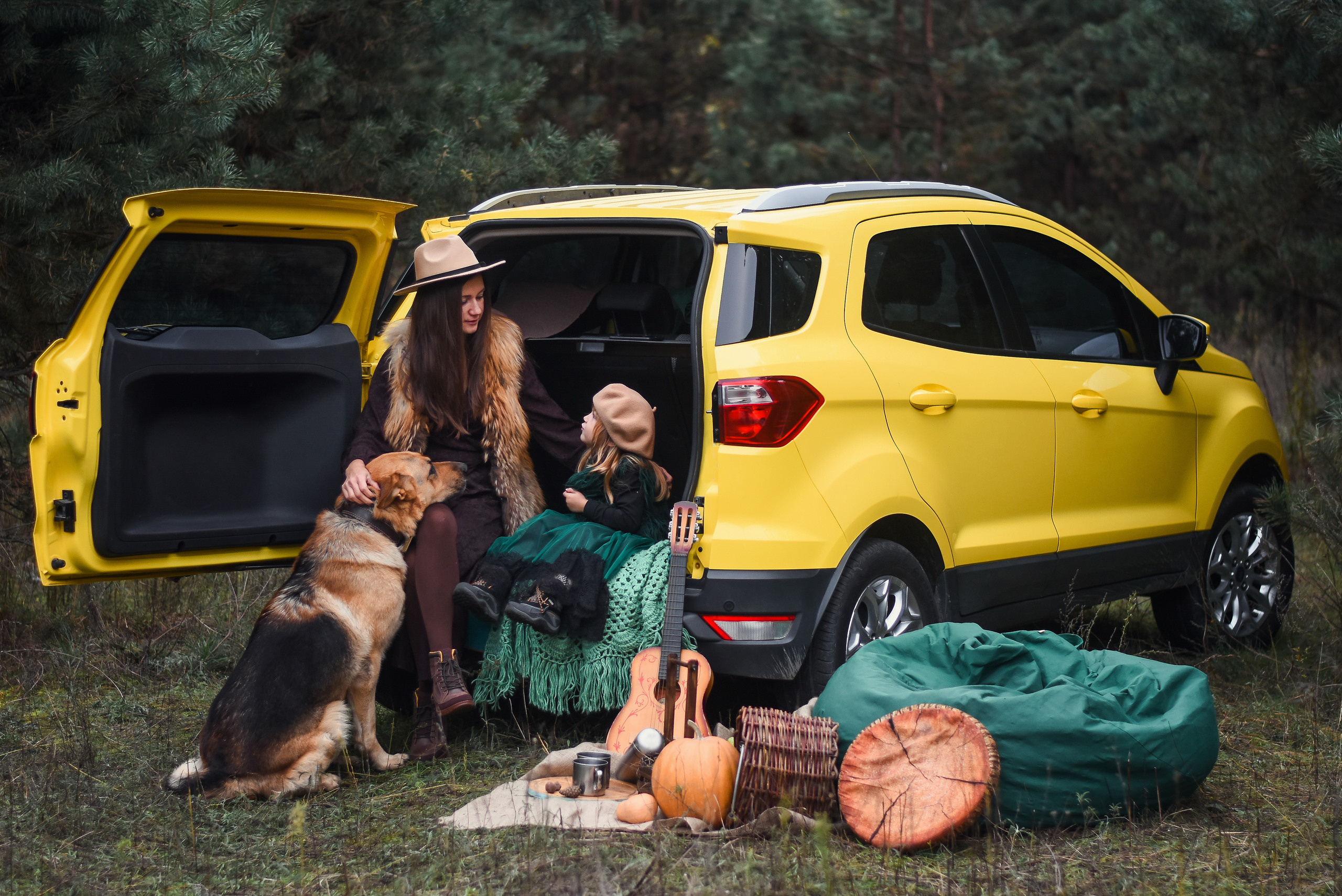 Прогулка в лесу всей семьёй. Детский и семейный фотограф Алёна Васильева
