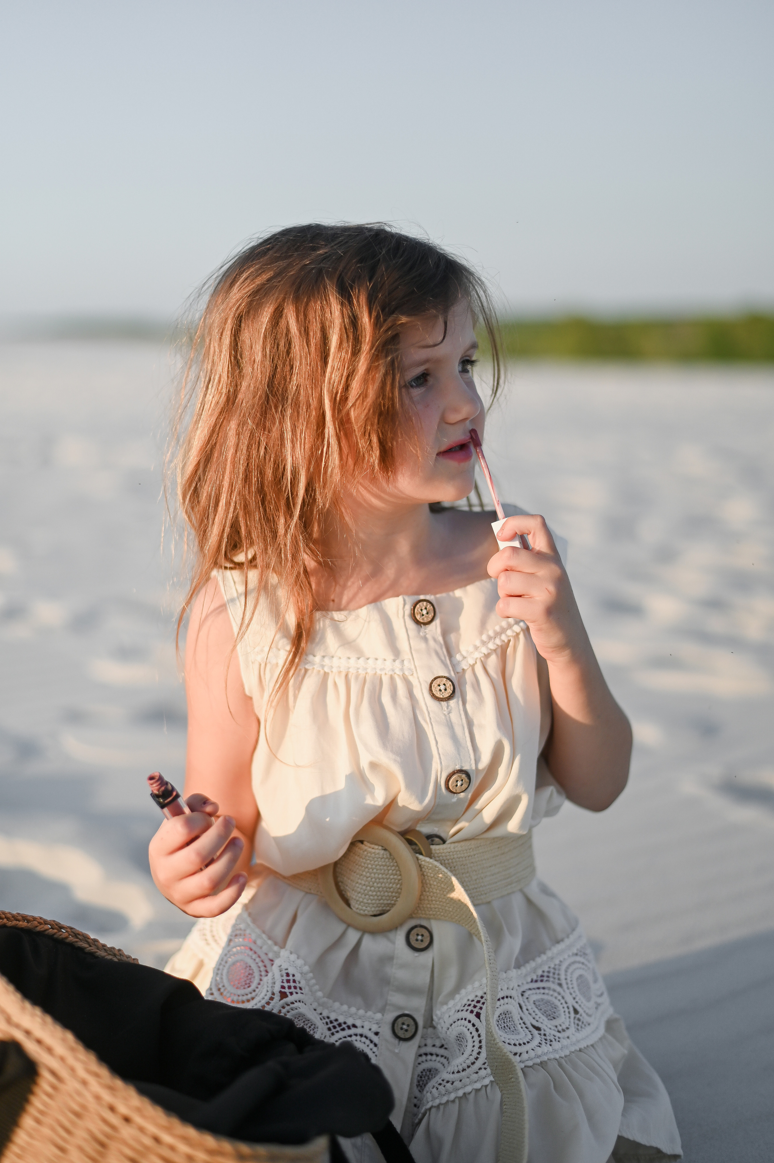Прогулка на песках с дочуркой. Детский и семейный фотограф Алёна Васильева