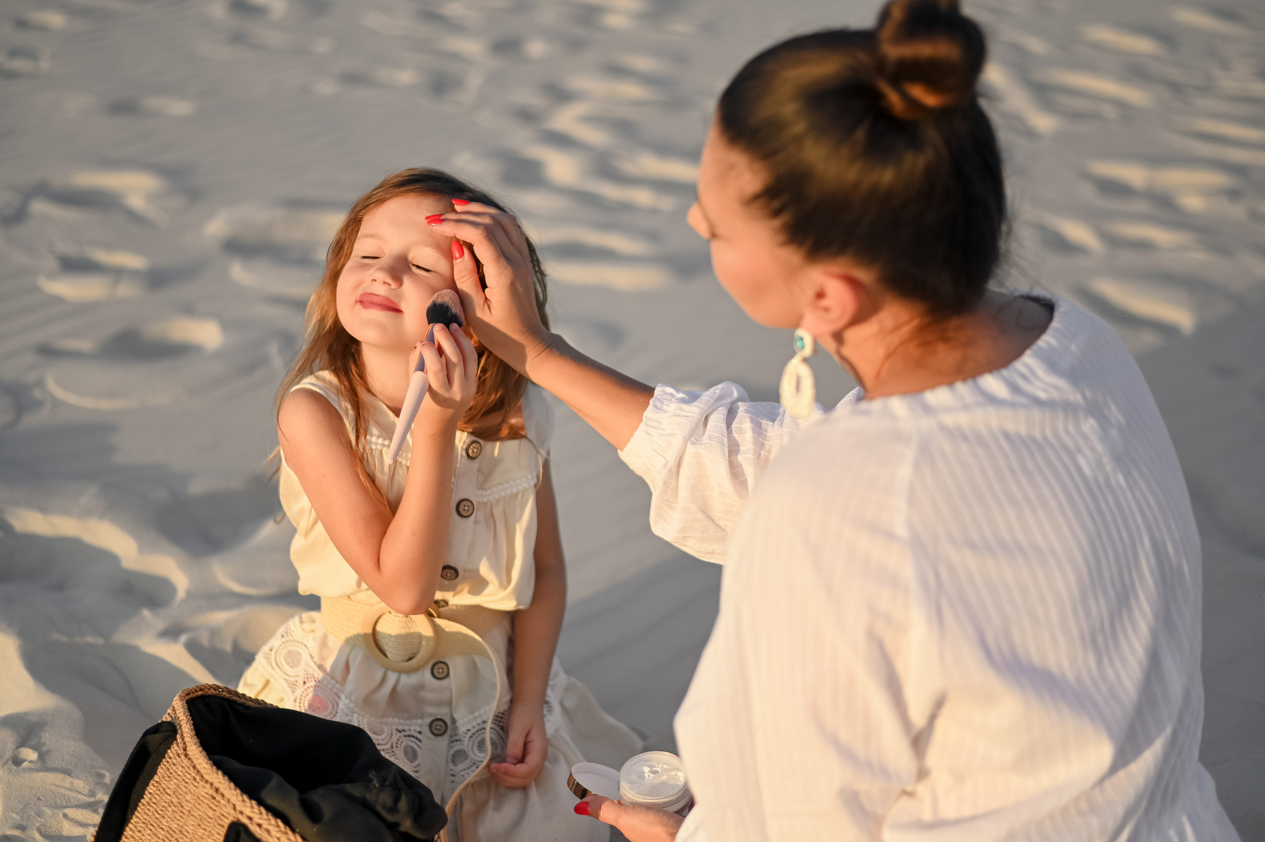 Прогулка на песках с дочуркой. Детский и семейный фотограф Алёна Васильева
