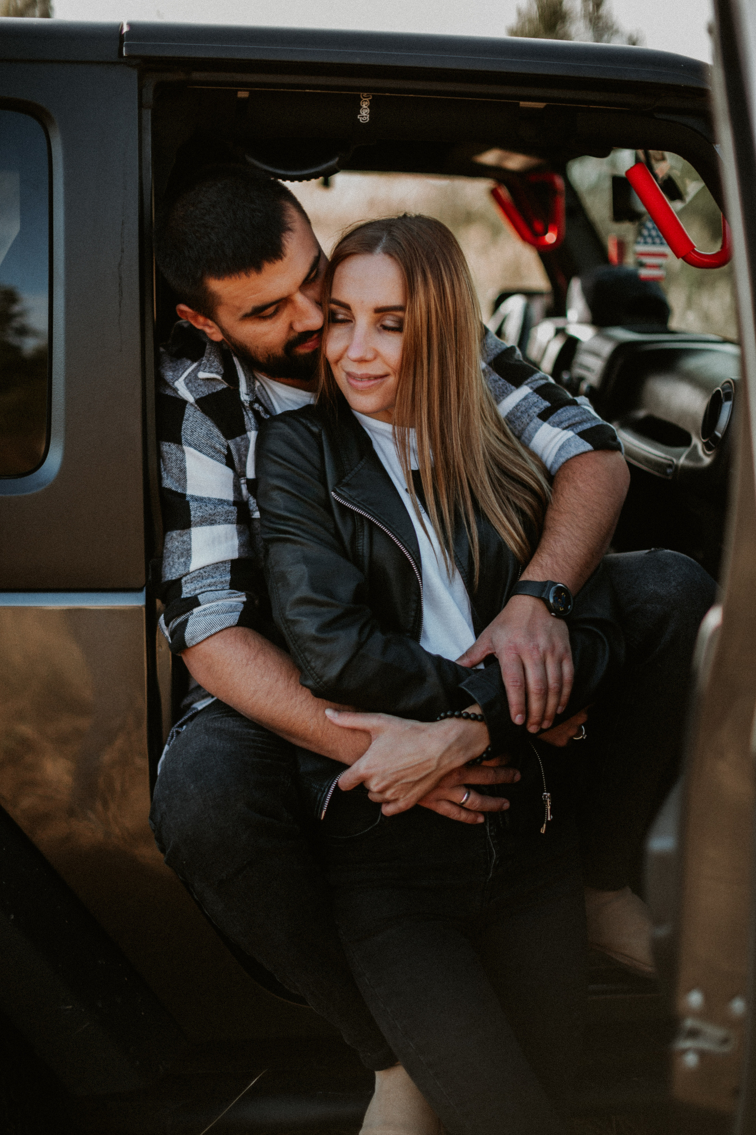 Nikolay & Olga — Stylish Couple Photoshoot | Sunset & Jeep Wrangler Meta Description: Discover Nikolay & Olga’s romantic couple photoshoot:. Wedding Photographer in Florence, Pisa & Tuscany | Candid & Elegant Photography in Italy