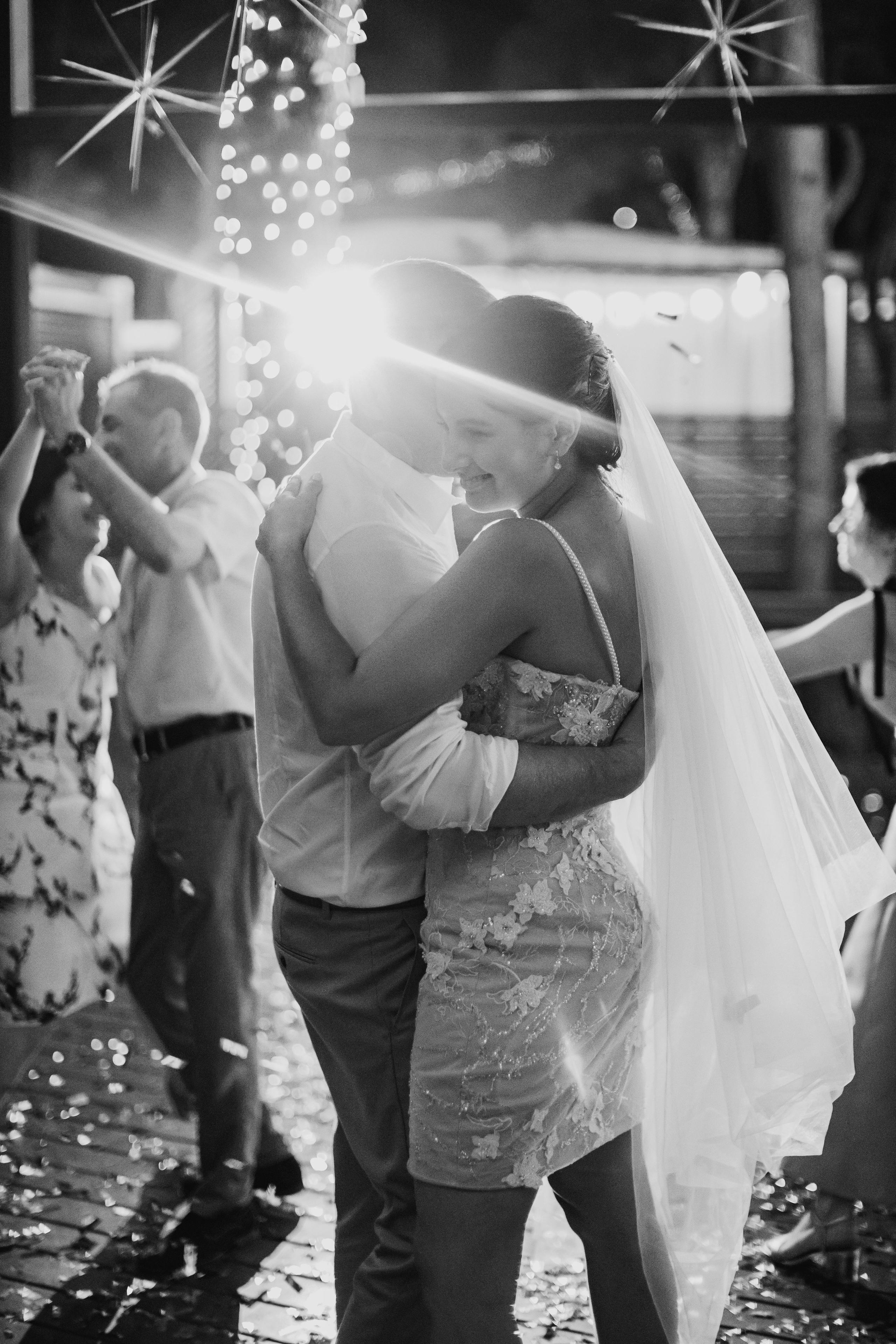 Matrimonio elegante di Olga & Slava — Emozioni autentiche e bellezza senza tempo. Fotografo di matrimoni a Firenze, Pisa e Toscana | Fotografia spontanea ed elegante in Italia