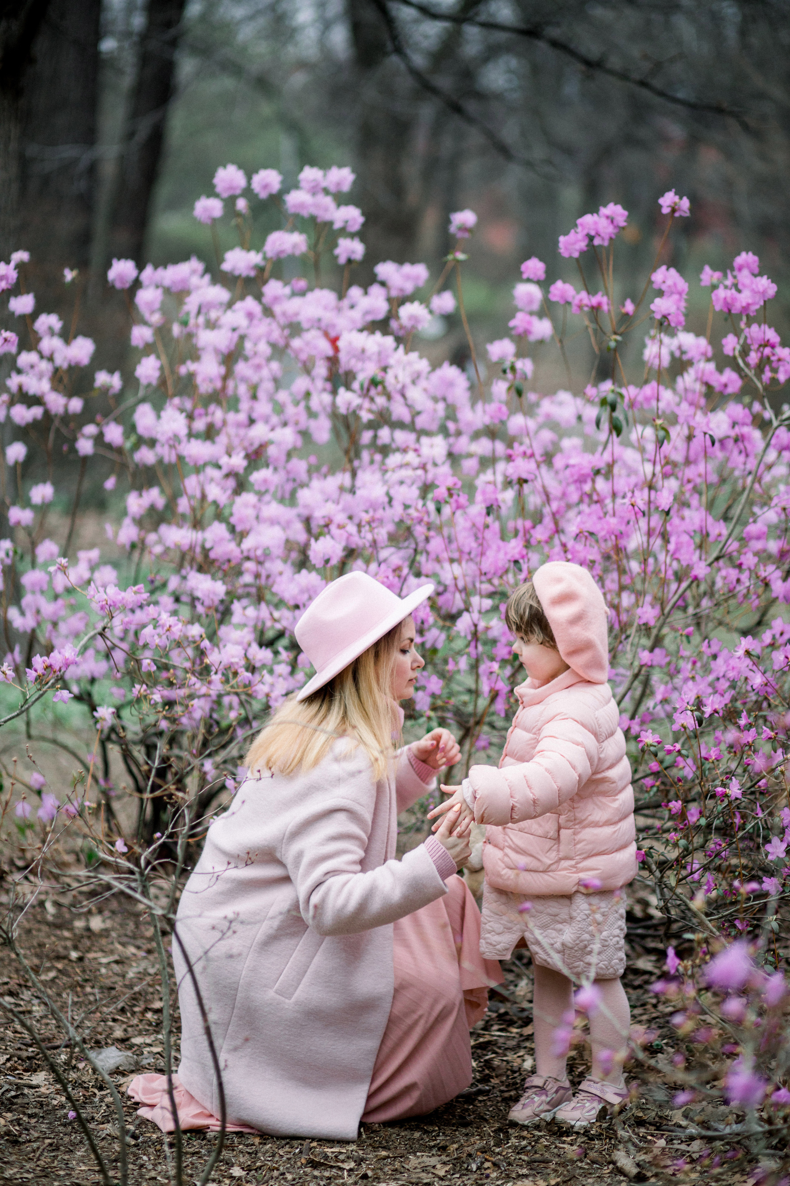Фотосессия мамы и дочки в ботаническом саду им. Фомина. Wedding Photographer in Florence, Pisa & Tuscany | Candid & Elegant Photography in Italy