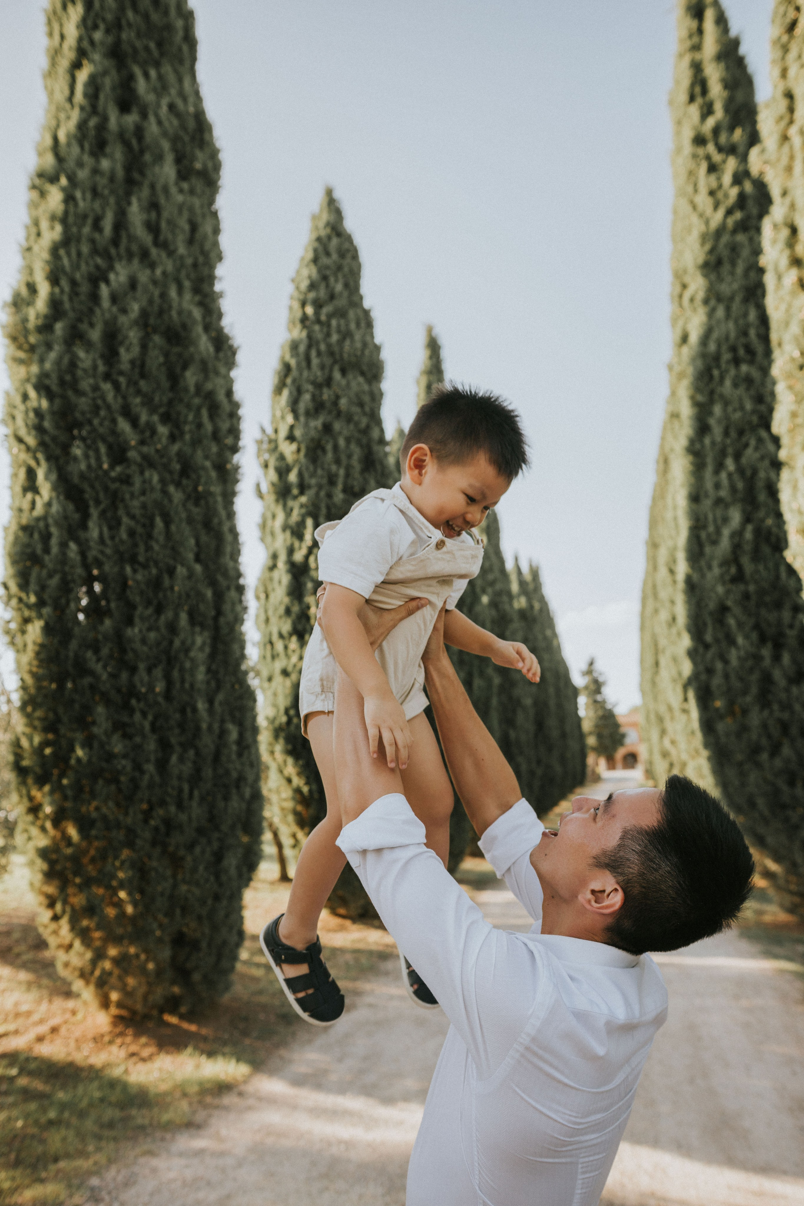 Family Photoshoot in Tuscany | Val d’Orcia & Pienza Photographer. Wedding Photographer in Florence, Pisa & Tuscany | Candid & Elegant Photography in Italy