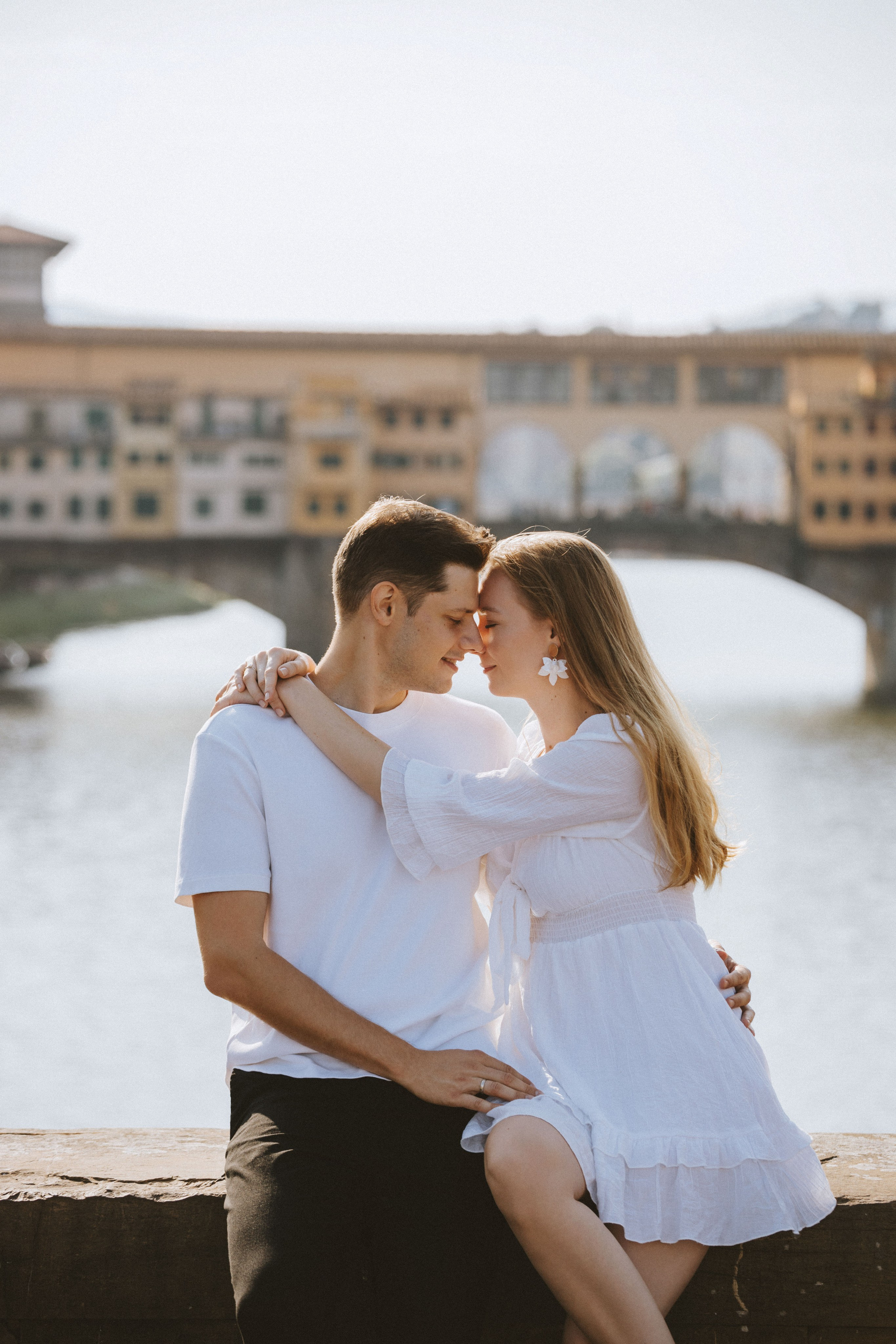 Couple Photoshoot Florence | Romantic Session at Ponte Vecchio & Uffizi. Wedding Photographer in Florence, Pisa & Tuscany | Candid & Elegant Photography in Italy