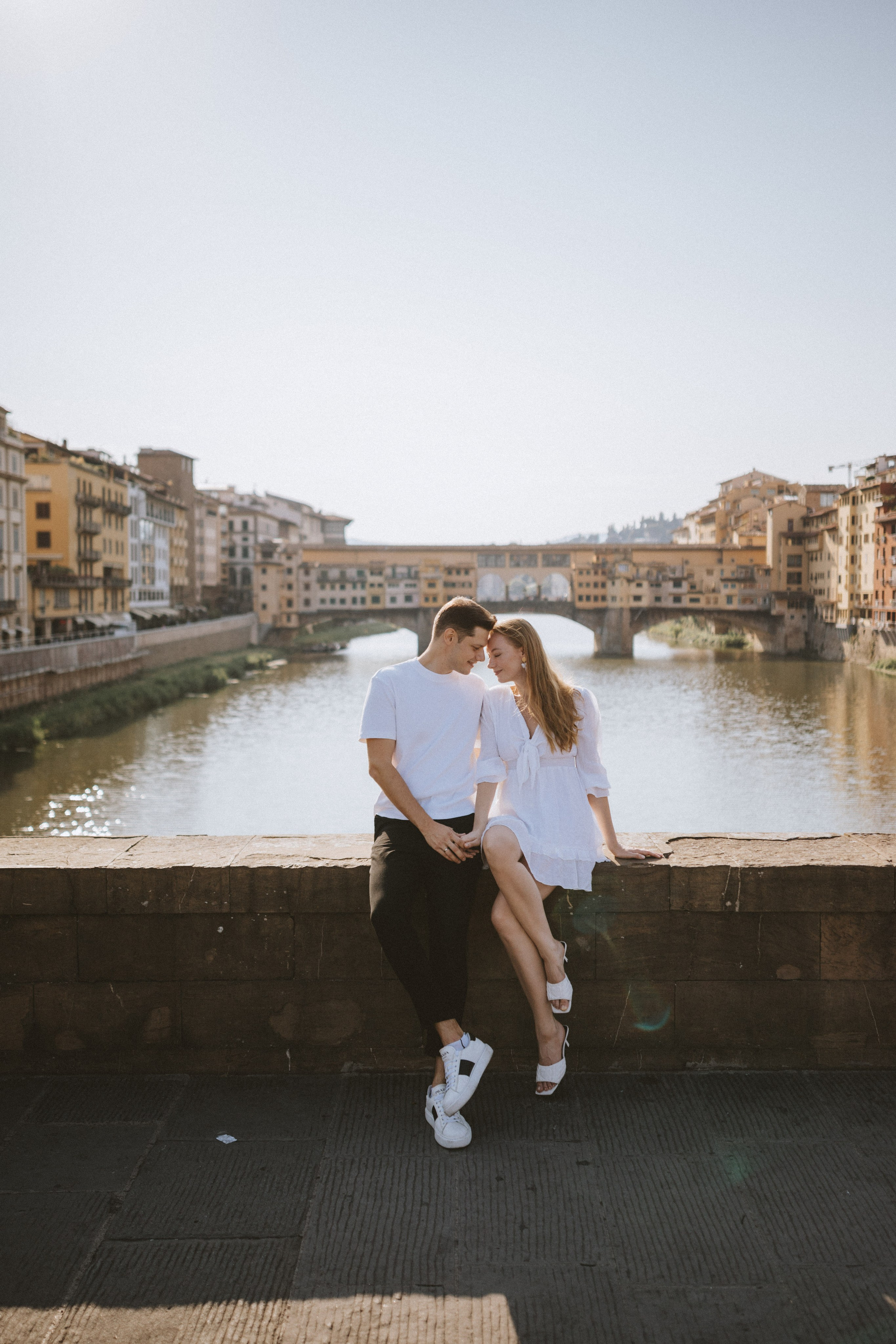 Couple Photoshoot Florence | Romantic Session at Ponte Vecchio & Uffizi. Wedding Photographer in Florence, Pisa & Tuscany | Candid & Elegant Photography in Italy