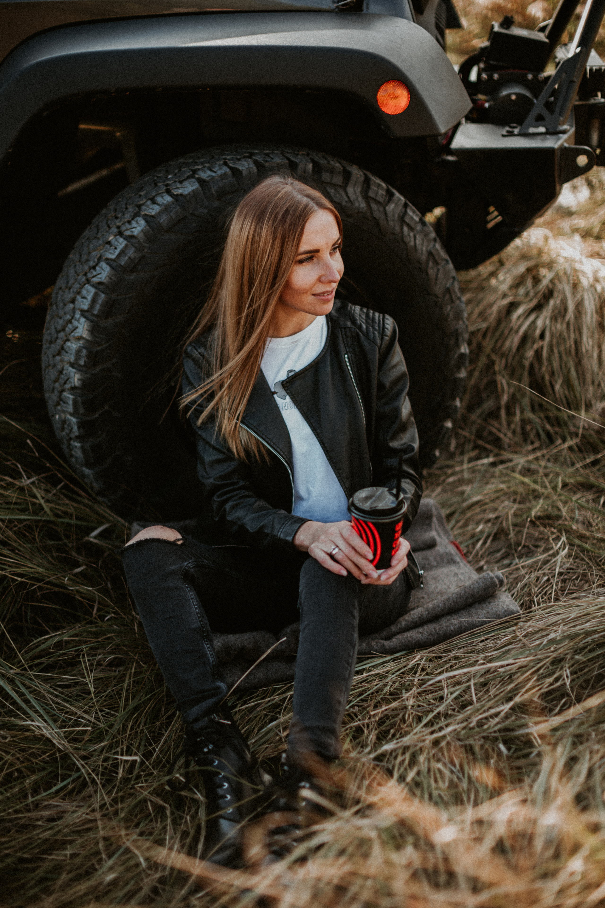 Nikolay & Olga — Stylish Couple Photoshoot | Sunset & Jeep Wrangler Meta Description: Discover Nikolay & Olga’s romantic couple photoshoot:. Wedding Photographer in Florence, Pisa & Tuscany | Candid & Elegant Photography in Italy