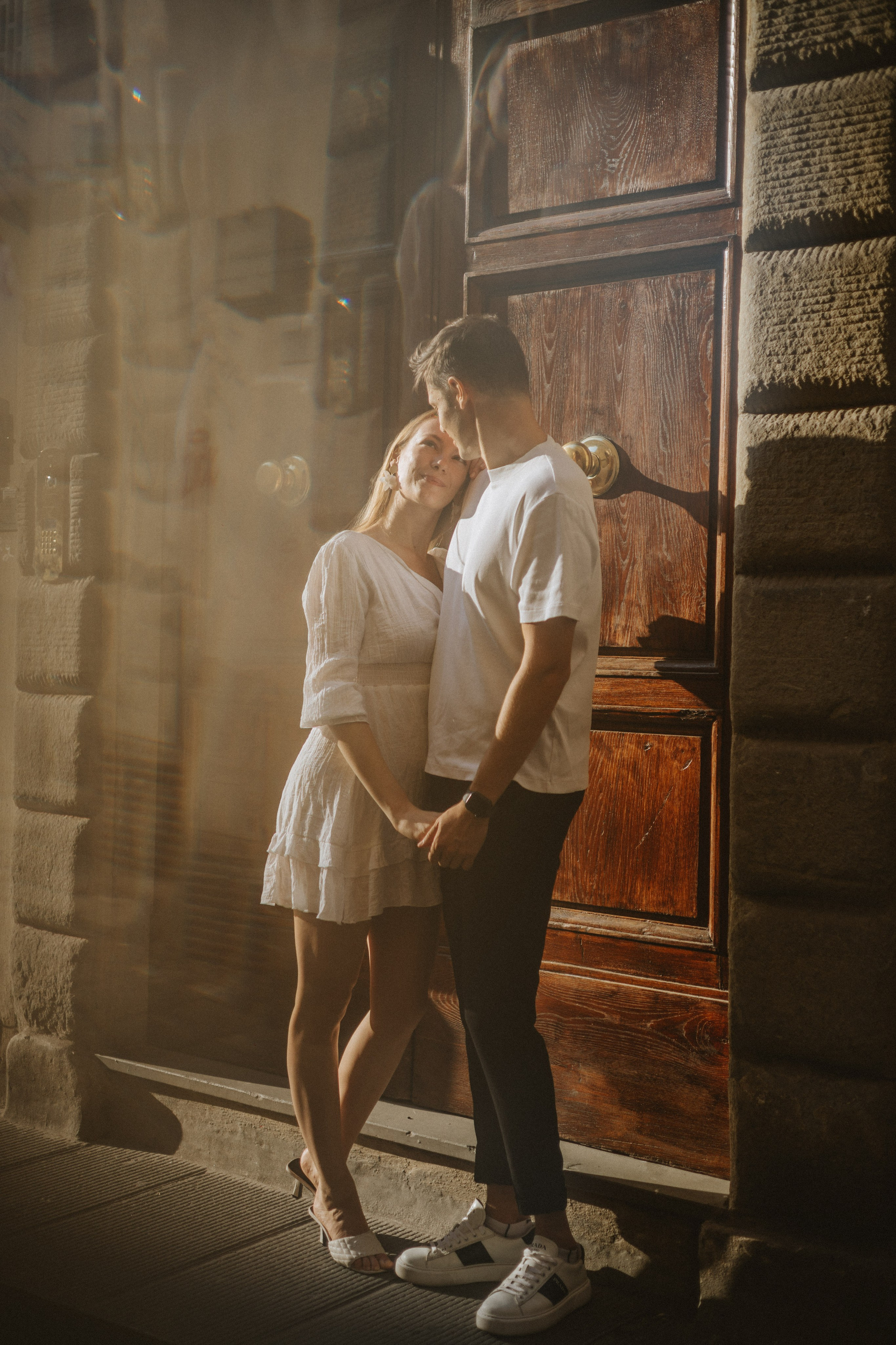 Couple Photoshoot Florence | Romantic Session at Ponte Vecchio & Uffizi. Wedding Photographer in Florence, Pisa & Tuscany | Candid & Elegant Photography in Italy