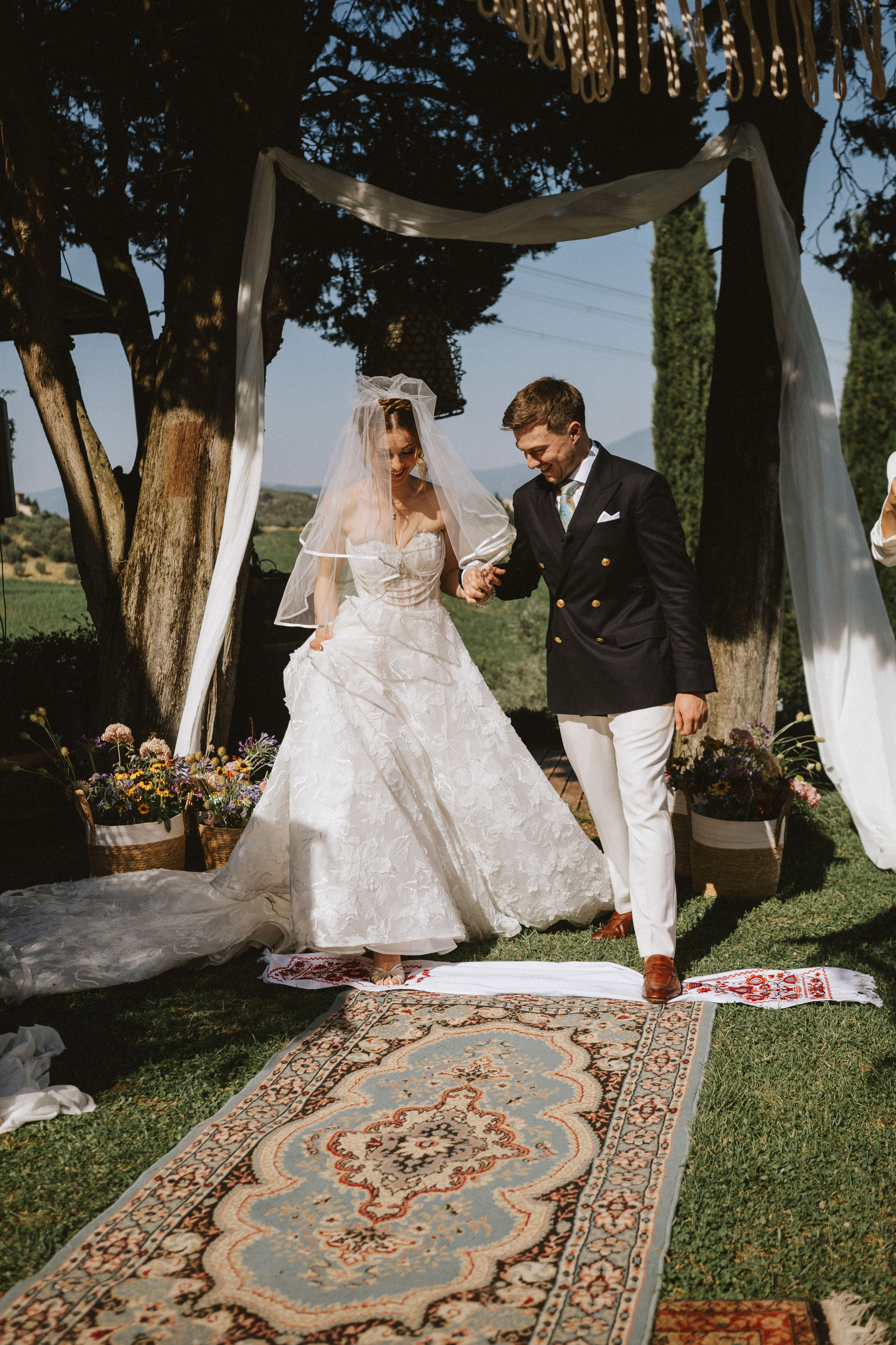 Yura & Katya: Tuscan Wedding Preview at Agriturismo Sottotono. Fotografo di matrimoni a Firenze, Pisa e Toscana | Fotografia spontanea ed elegante in Italia