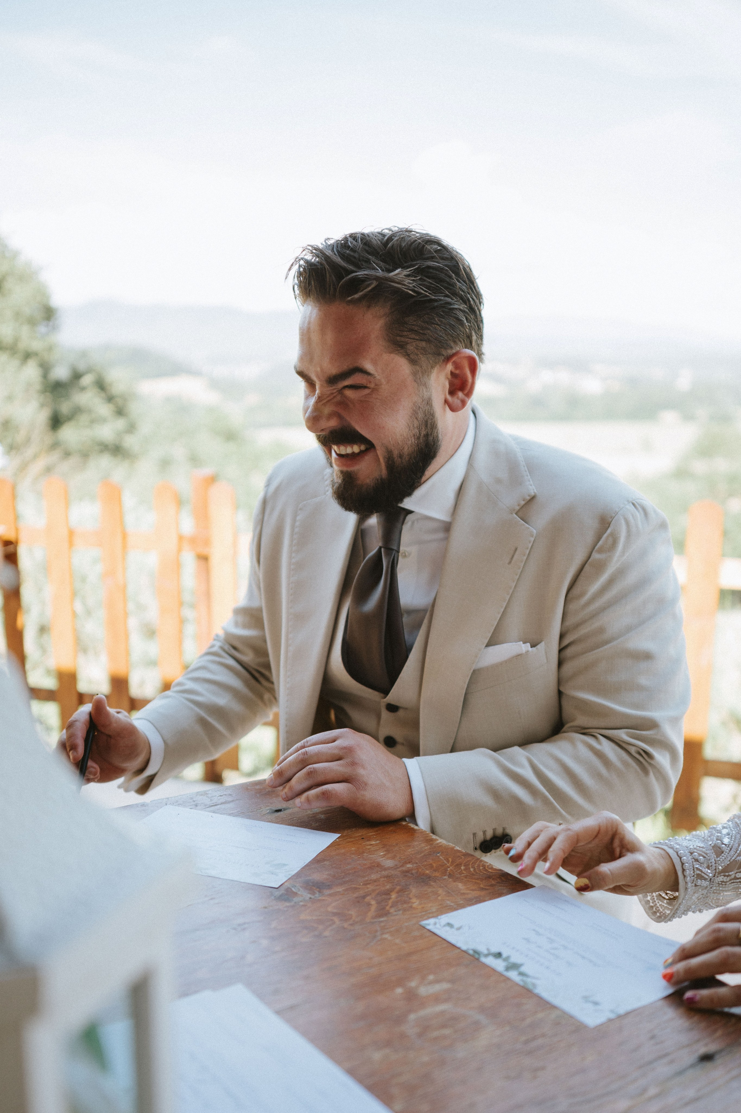Sebastian & Isa – Matrimonio Romantico in Toscana | Celebrazione Intima tra le Colline. Fotografo di matrimoni a Firenze, Pisa e Toscana | Fotografia spontanea ed elegante in Italia