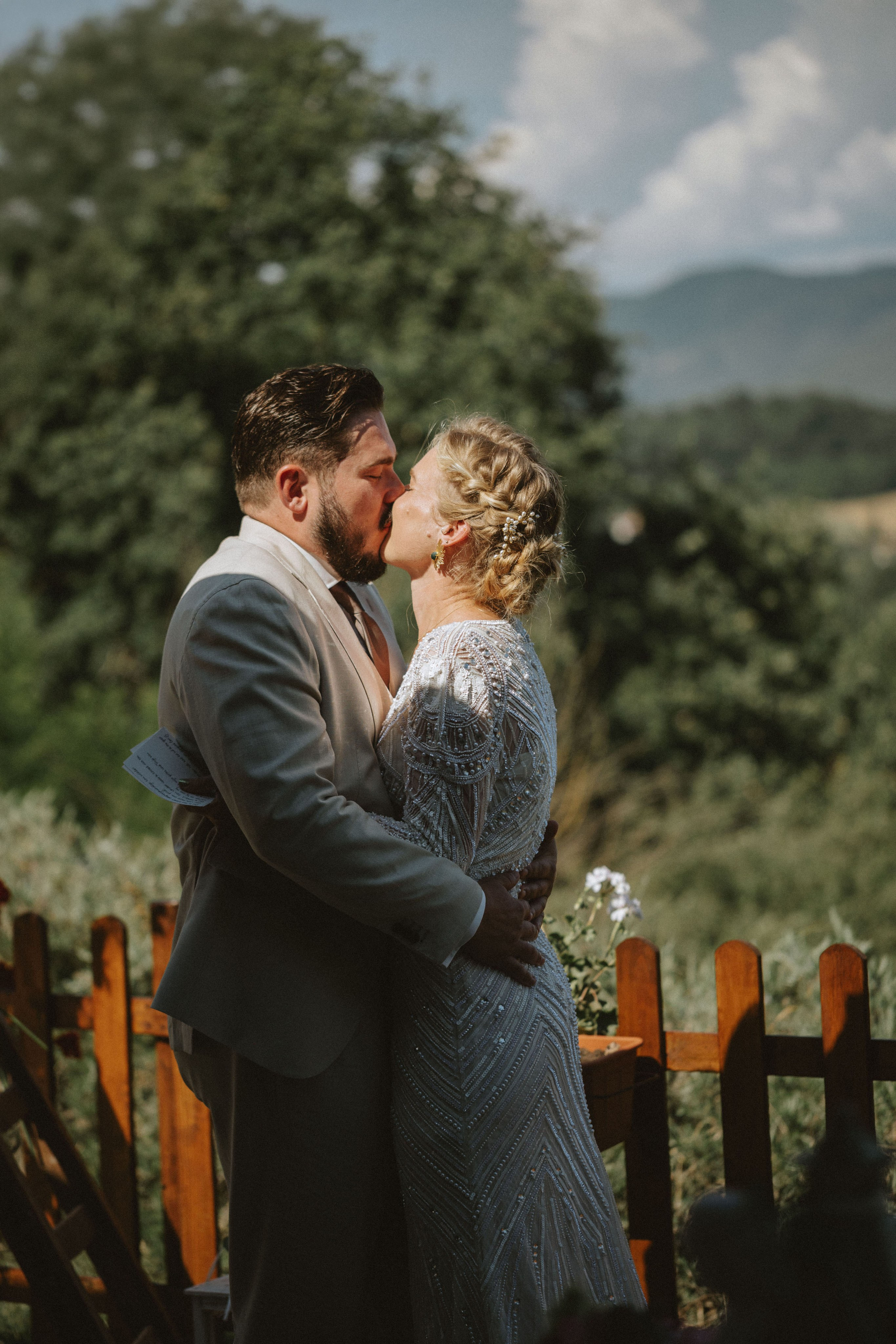 Sebastian & Isa – Matrimonio Romantico in Toscana | Celebrazione Intima tra le Colline. Fotografo di matrimoni a Firenze, Pisa e Toscana | Fotografia spontanea ed elegante in Italia