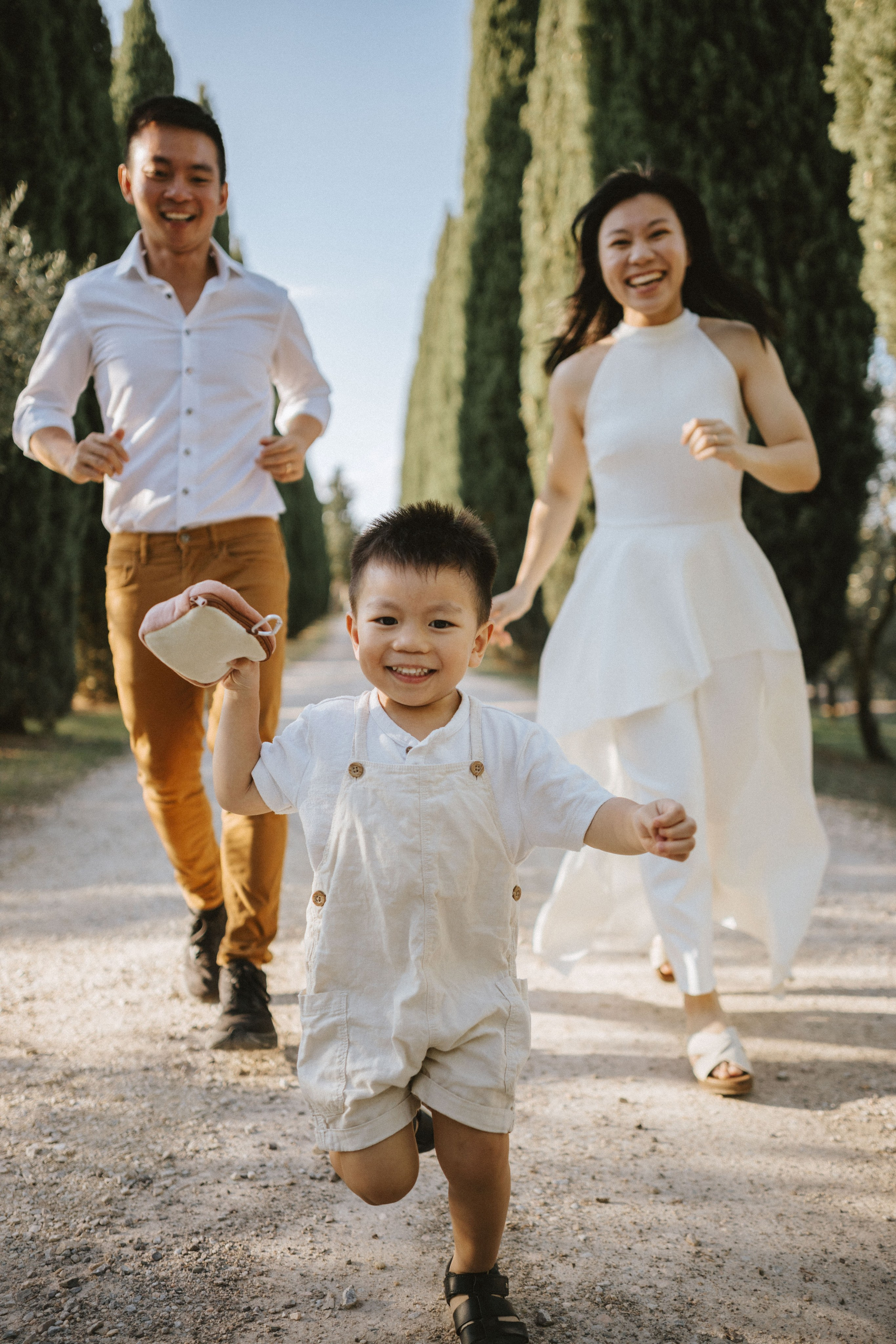 Family Photoshoot in Tuscany | Val d’Orcia & Pienza Photographer. Wedding Photographer in Florence, Pisa & Tuscany | Candid & Elegant Photography in Italy