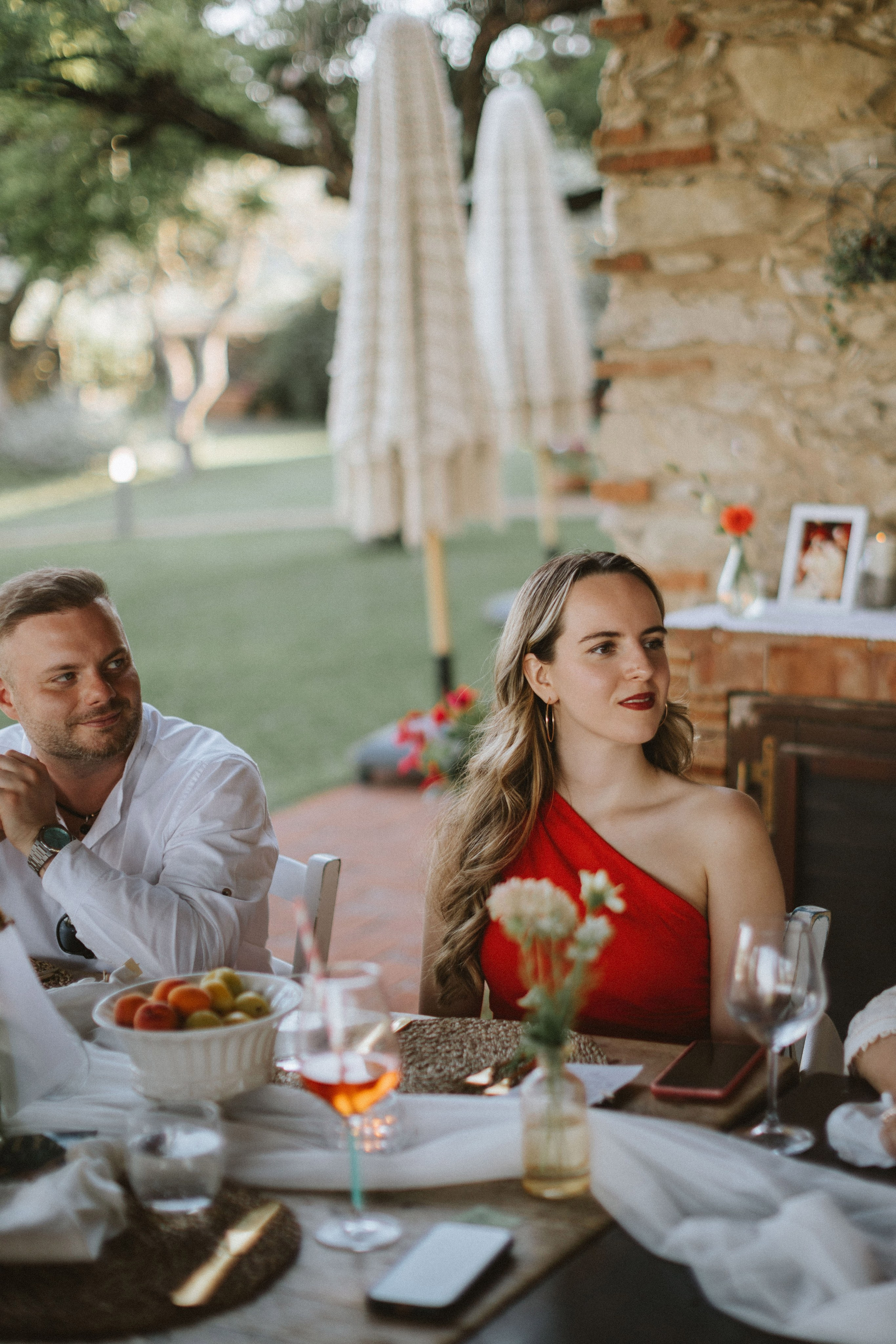 Yura & Katya: Tuscan Wedding Preview at Agriturismo Sottotono. Fotografo di matrimoni a Firenze, Pisa e Toscana | Fotografia spontanea ed elegante in Italia