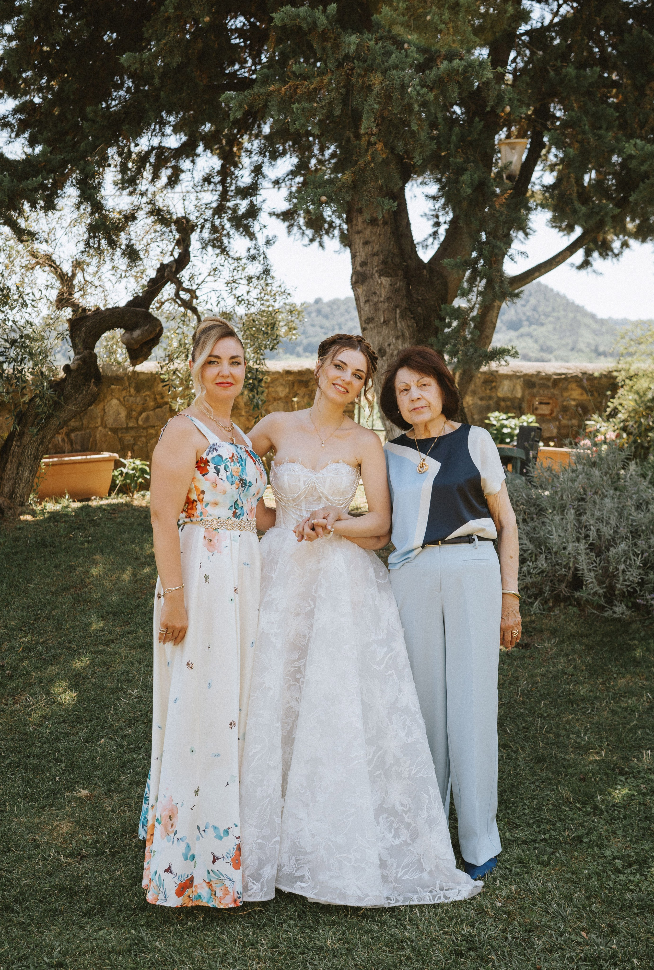 Yura & Katya: Tuscan Wedding Preview at Agriturismo Sottotono. Fotografo di matrimoni a Firenze, Pisa e Toscana | Fotografia spontanea ed elegante in Italia