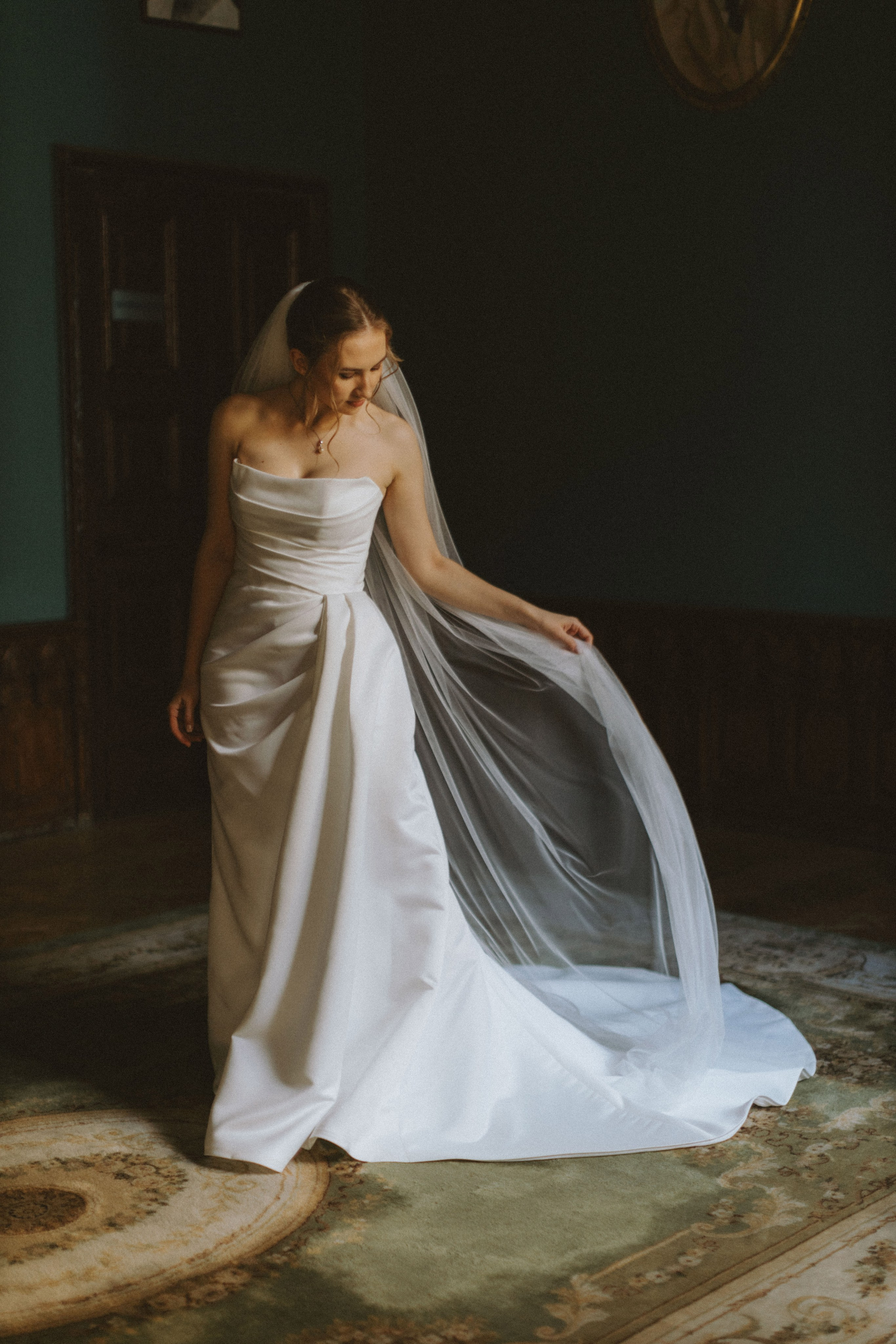 "Bride Nata elegant wedding dress"