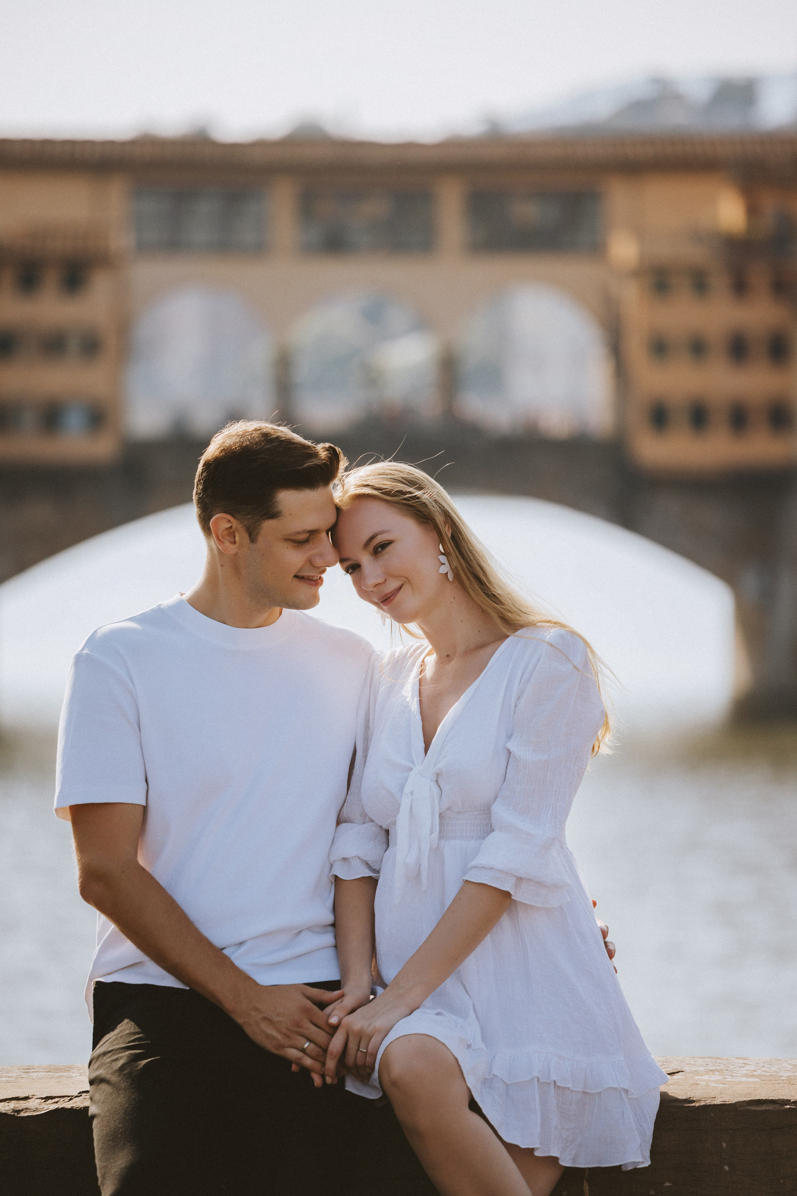 Couple Photoshoot Florence | Romantic Session at Ponte Vecchio & Uffizi. Wedding Photographer in Florence, Pisa & Tuscany | Candid & Elegant Photography in Italy