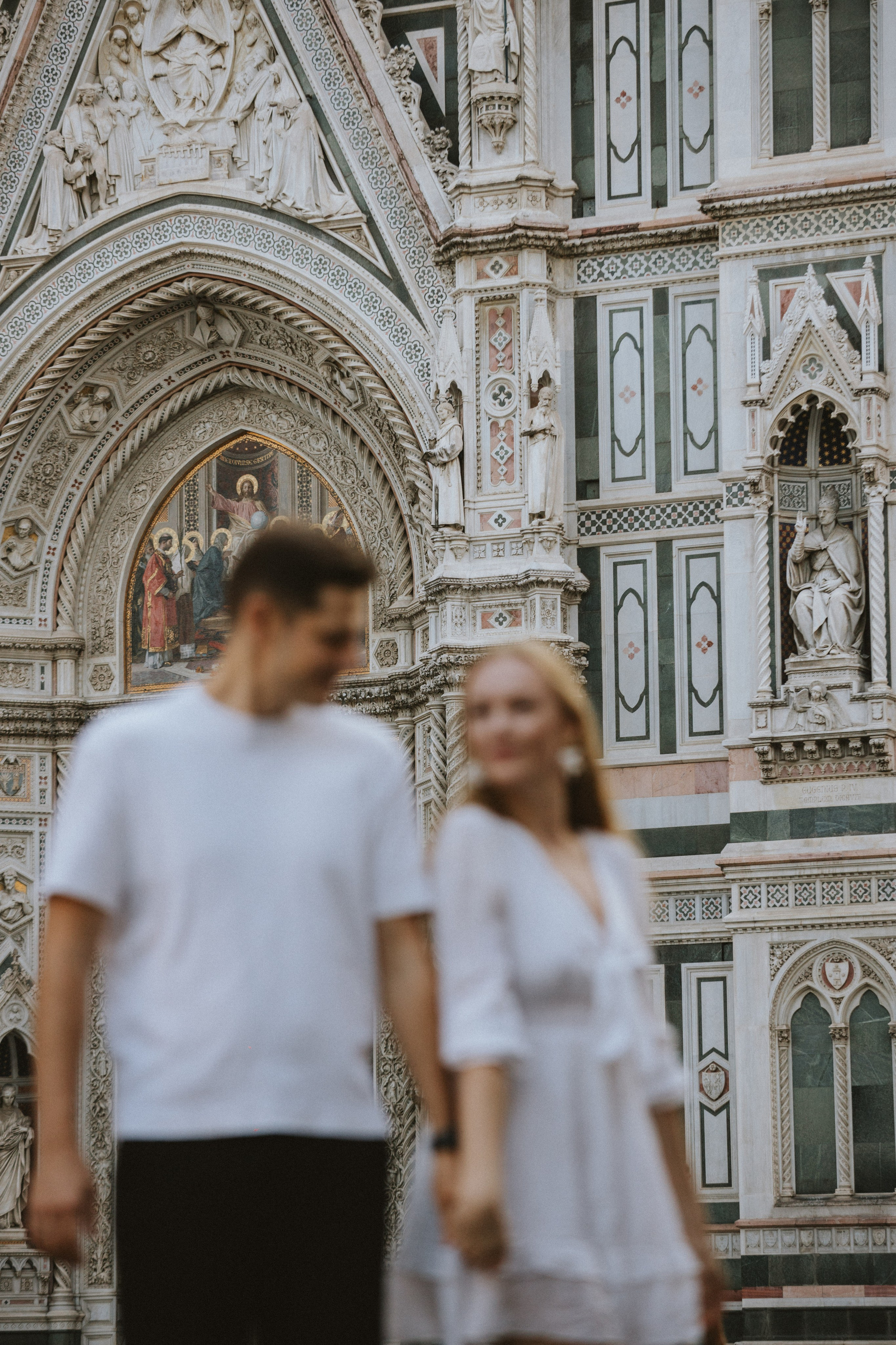 Couple Photoshoot Florence | Romantic Session at Ponte Vecchio & Uffizi. Wedding Photographer in Florence, Pisa & Tuscany | Candid & Elegant Photography in Italy