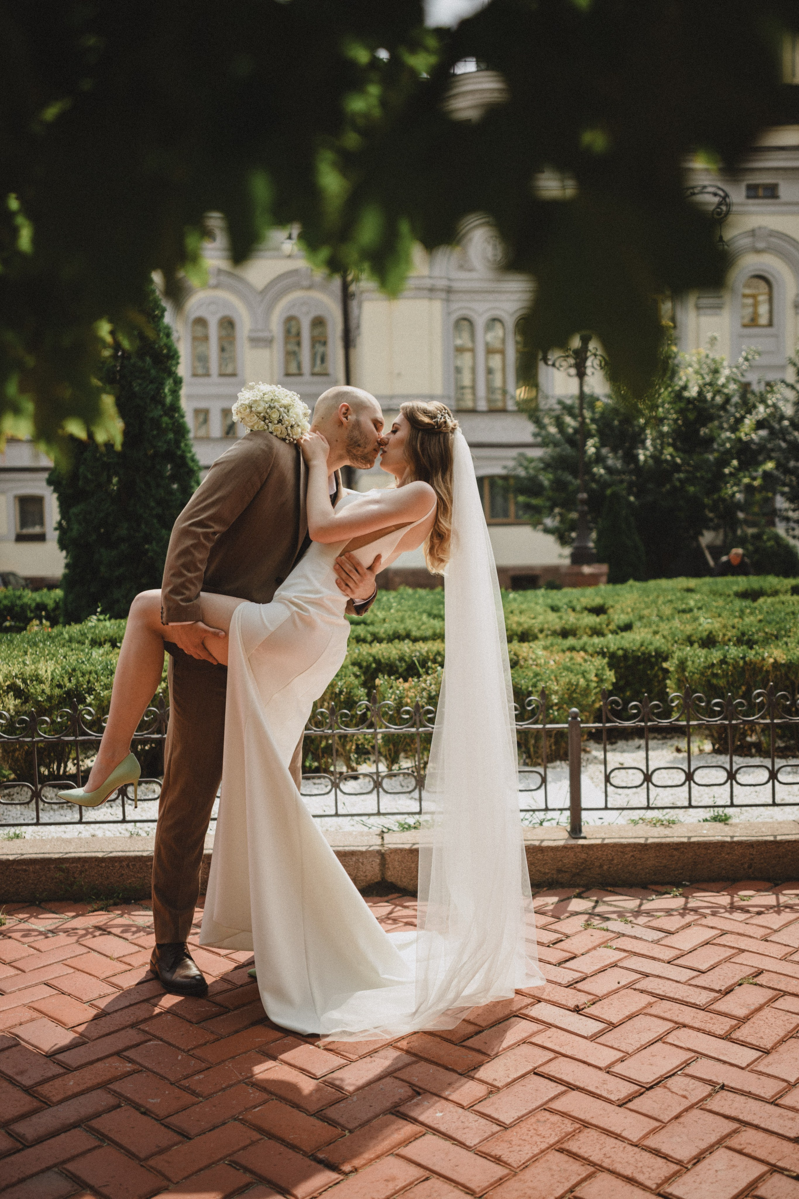 Elegant Urban Wedding Photography — Roman & Valentina. Wedding Photographer in Florence, Pisa & Tuscany | Candid & Elegant Photography in Italy
