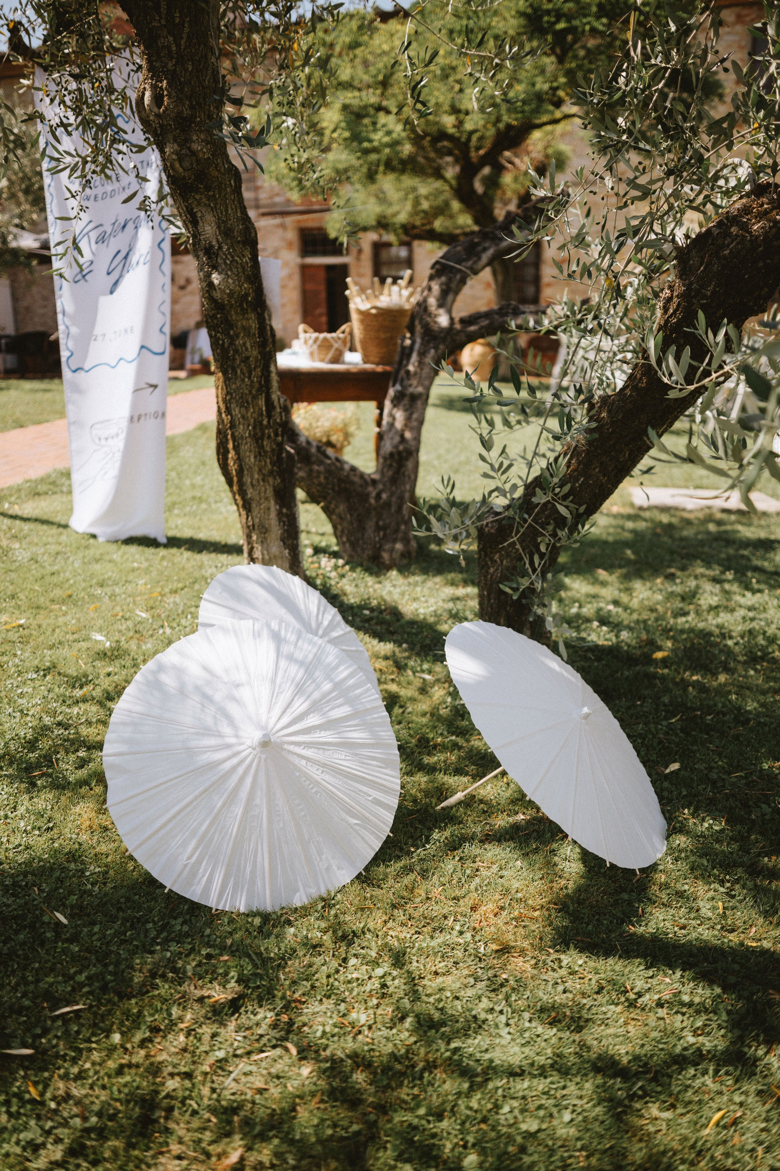 Yura & Katya: Tuscan Wedding Preview at Agriturismo Sottotono. Fotografo di matrimoni a Firenze, Pisa e Toscana | Fotografia spontanea ed elegante in Italia