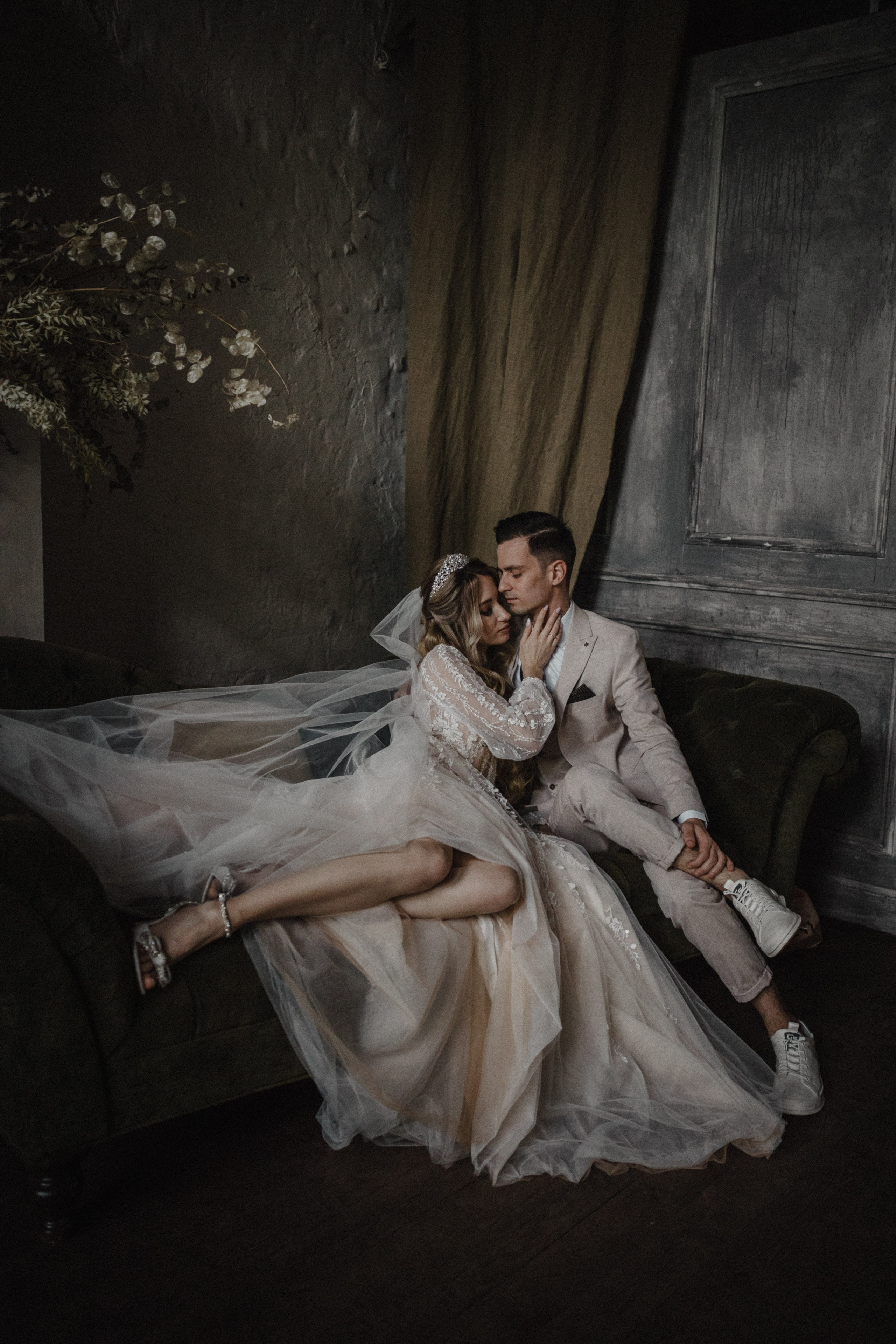 Romantic Wedding Photoshoot of Alex & Ruslana — Intimate Celebration in Style. Wedding Photographer in Florence, Pisa & Tuscany | Candid & Elegant Photography in Italy
