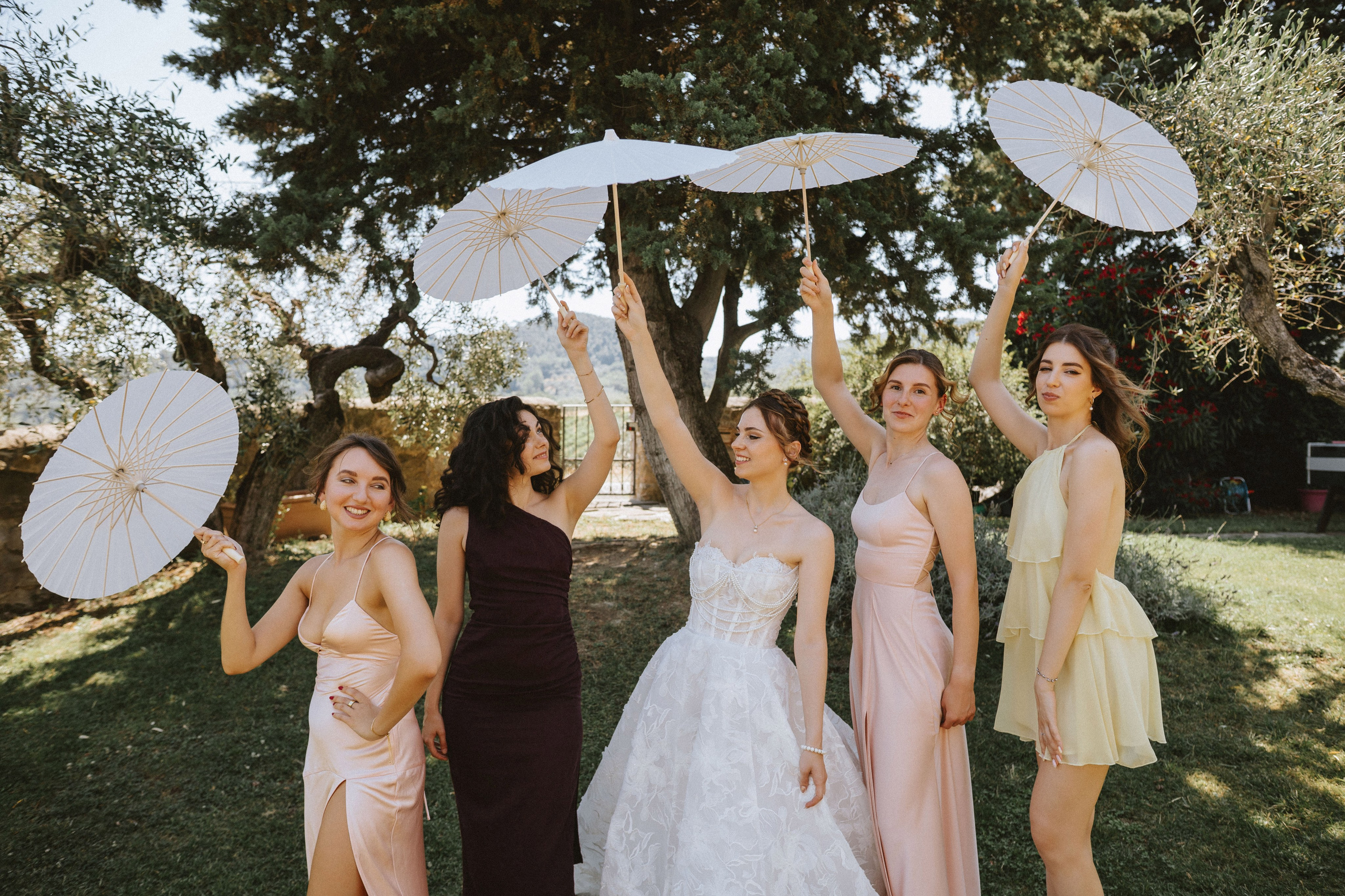 Yura & Katya: Tuscan Wedding Preview at Agriturismo Sottotono. Fotografo di matrimoni a Firenze, Pisa e Toscana | Fotografia spontanea ed elegante in Italia