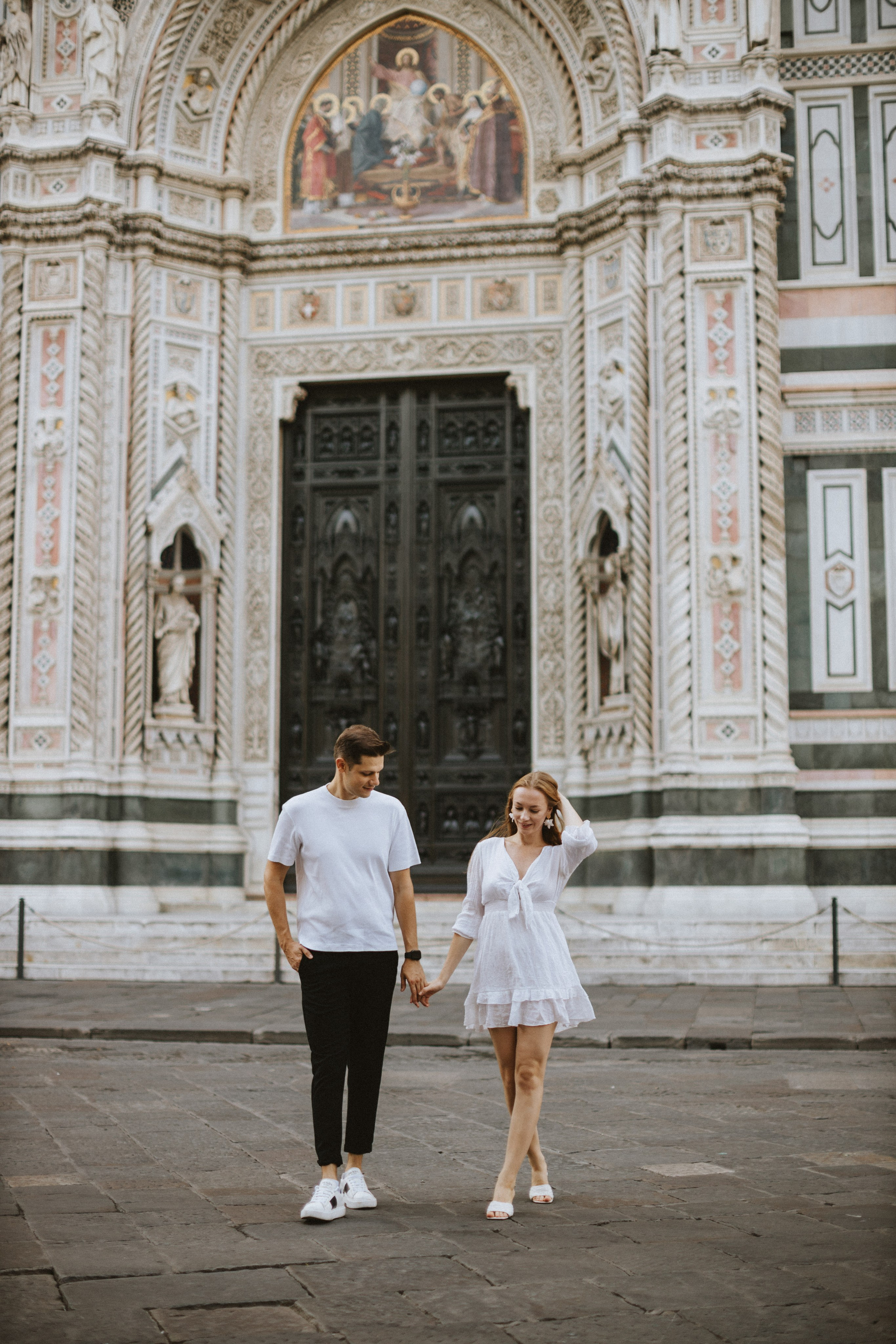 Couple Photoshoot Florence | Romantic Session at Ponte Vecchio & Uffizi. Wedding Photographer in Florence, Pisa & Tuscany | Candid & Elegant Photography in Italy
