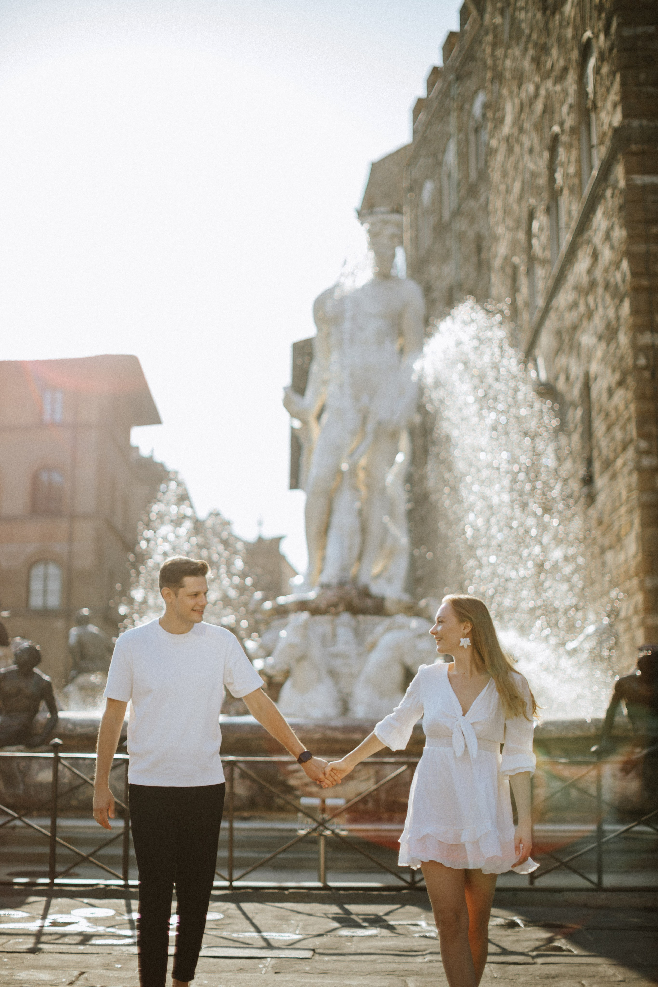 Couple Photoshoot Florence | Romantic Session at Ponte Vecchio & Uffizi. Wedding Photographer in Florence, Pisa & Tuscany | Candid & Elegant Photography in Italy