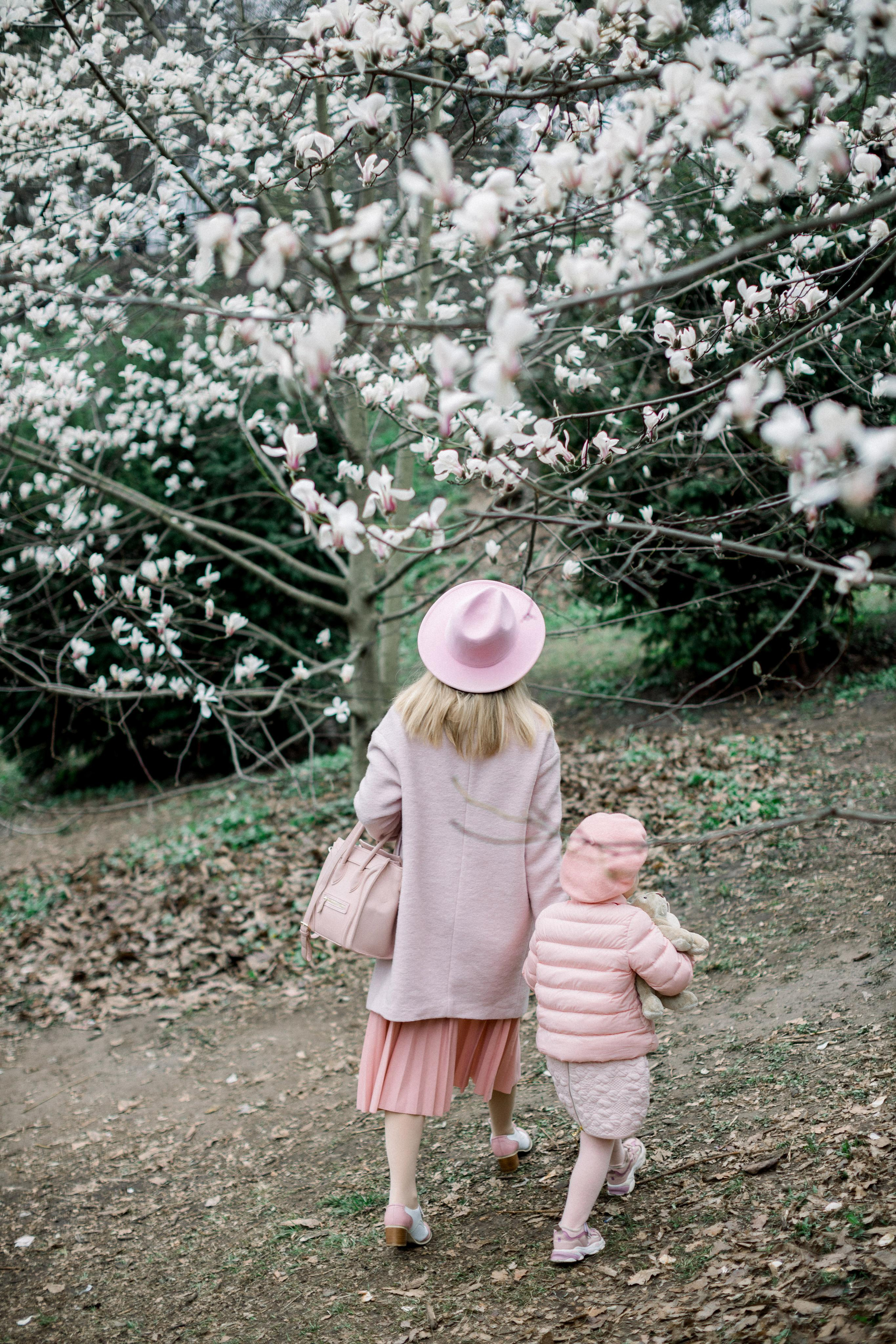 Фотосессия мамы и дочки в ботаническом саду им. Фомина. Wedding Photographer in Florence, Pisa & Tuscany | Candid & Elegant Photography in Italy