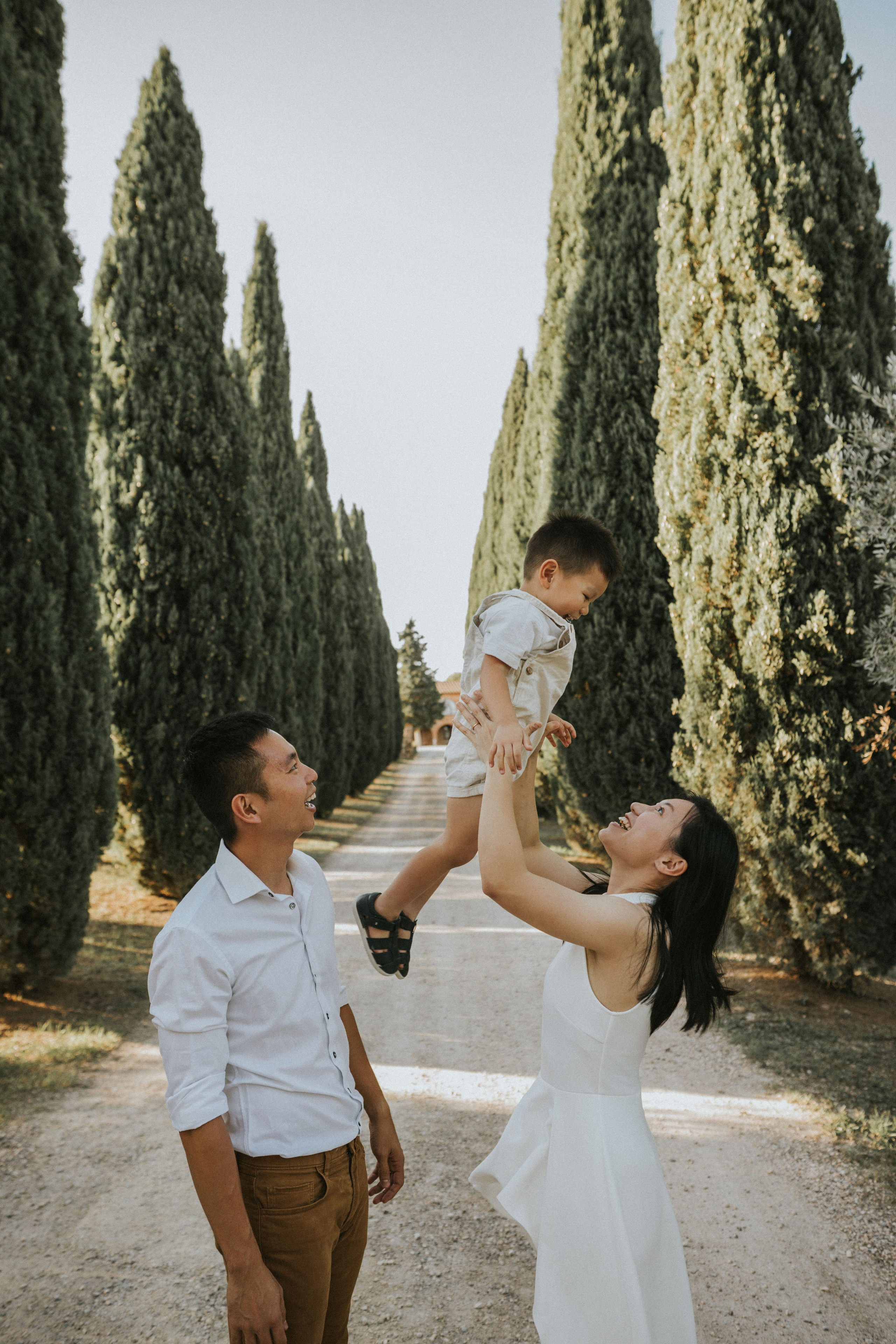 Family Photoshoot in Tuscany | Val d’Orcia & Pienza Photographer. Wedding Photographer in Florence, Pisa & Tuscany | Candid & Elegant Photography in Italy