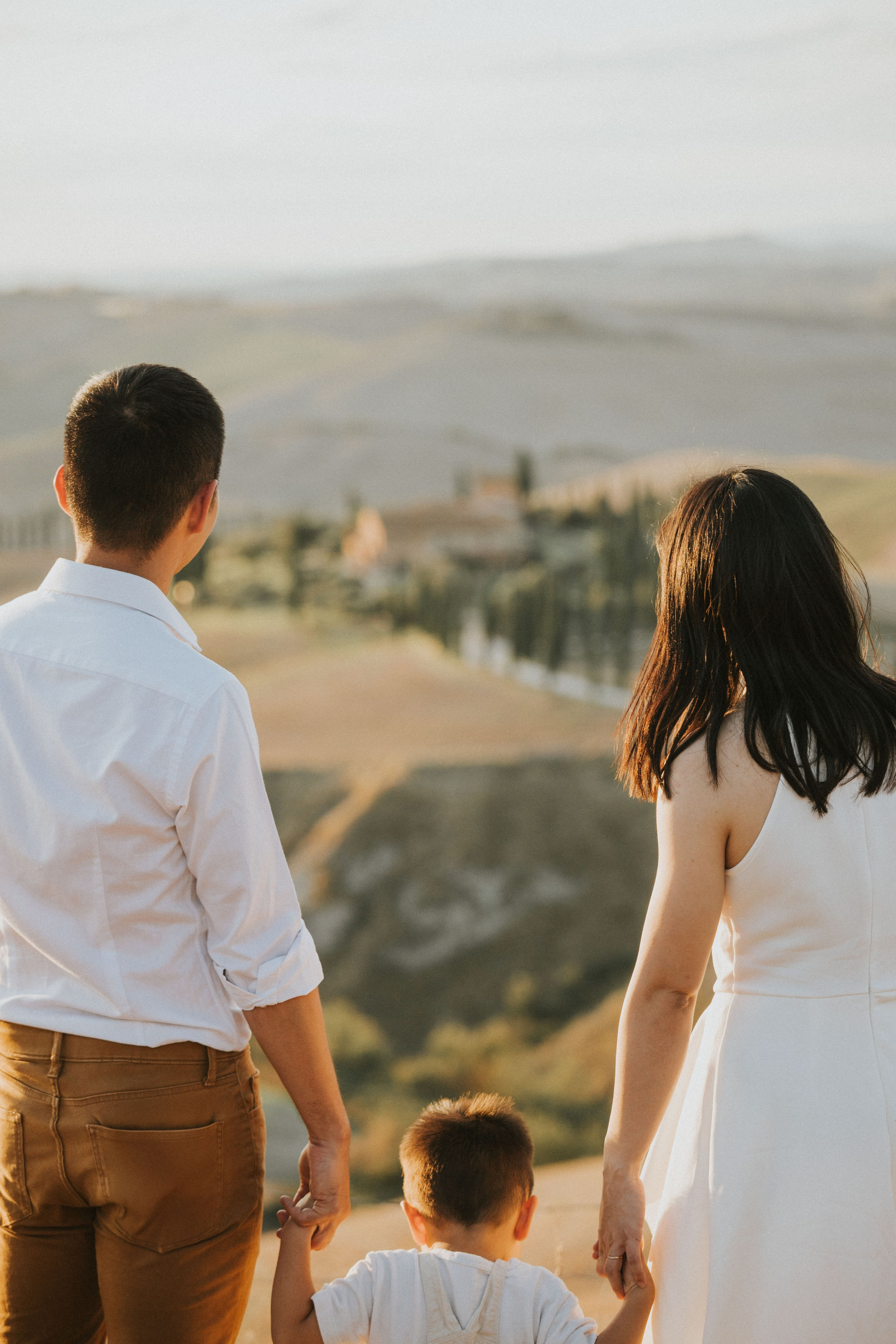 Family Photoshoot in Tuscany | Val d’Orcia & Pienza Photographer. Wedding Photographer in Florence, Pisa & Tuscany | Candid & Elegant Photography in Italy