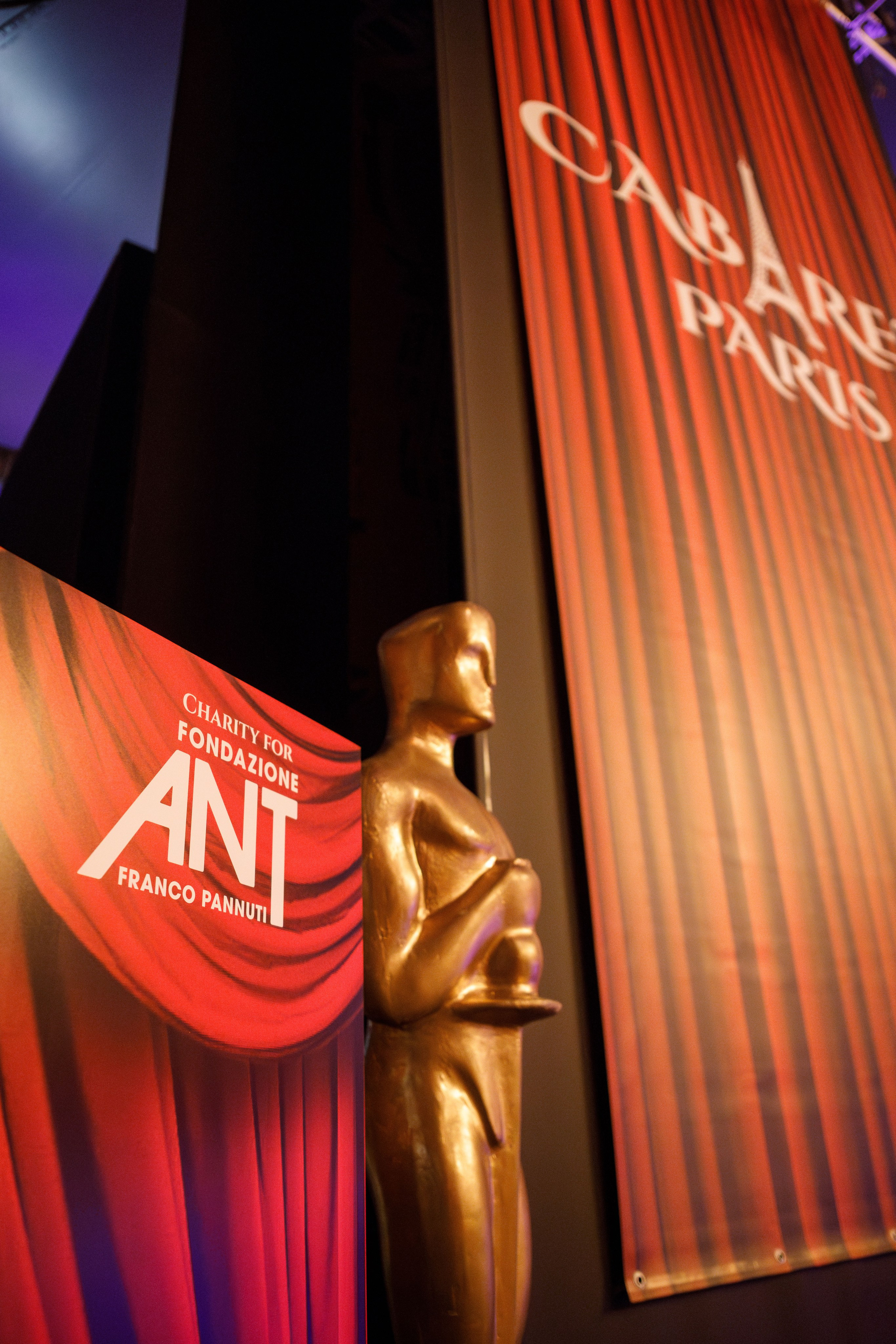 Cabaret Paris — Event Photography for Fondazione ANT | Gala & Charity Photography. Wedding Photographer in Florence, Pisa & Tuscany | Candid & Elegant Photography in Italy