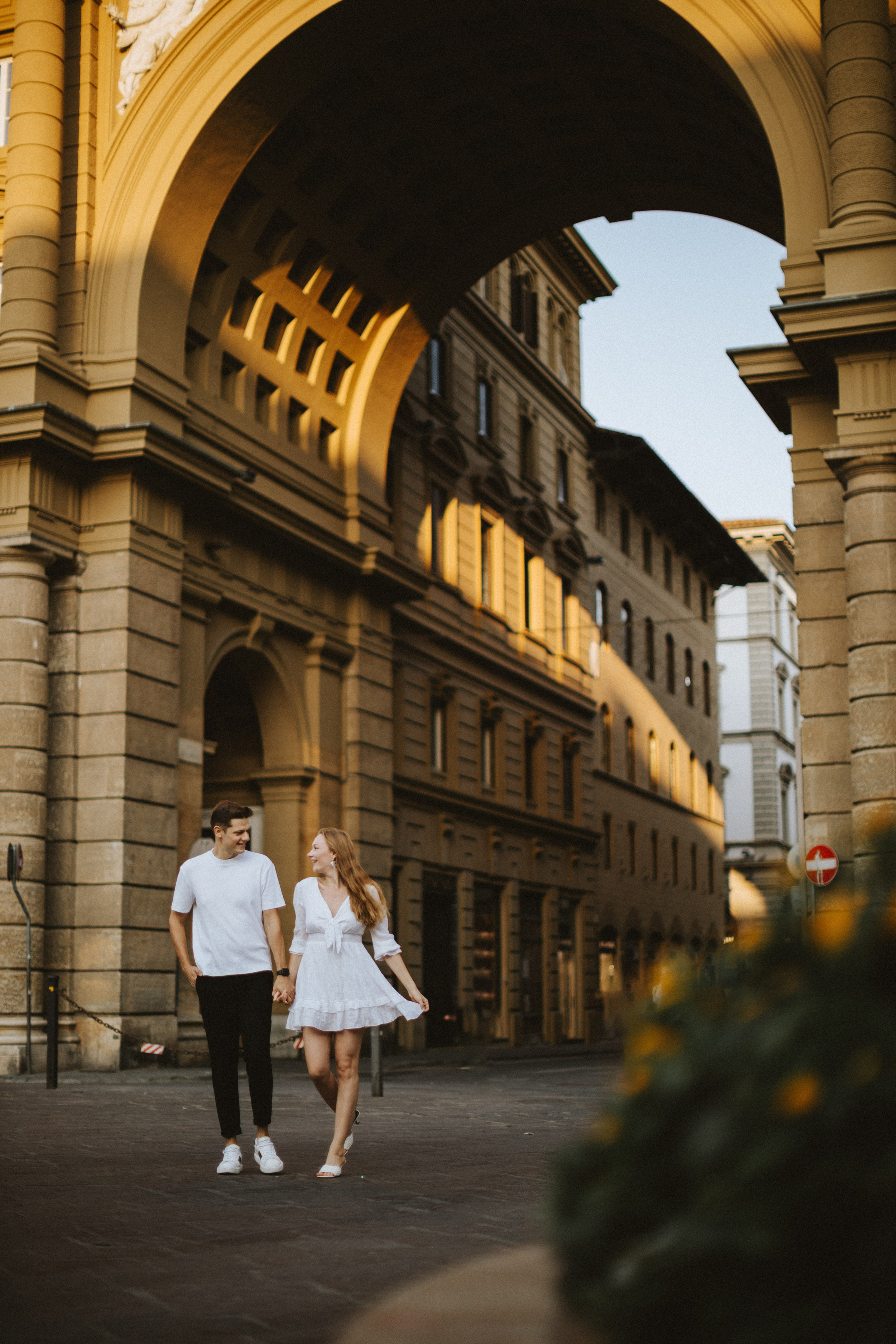 Couple Photoshoot Florence | Romantic Session at Ponte Vecchio & Uffizi. Wedding Photographer in Florence, Pisa & Tuscany | Candid & Elegant Photography in Italy