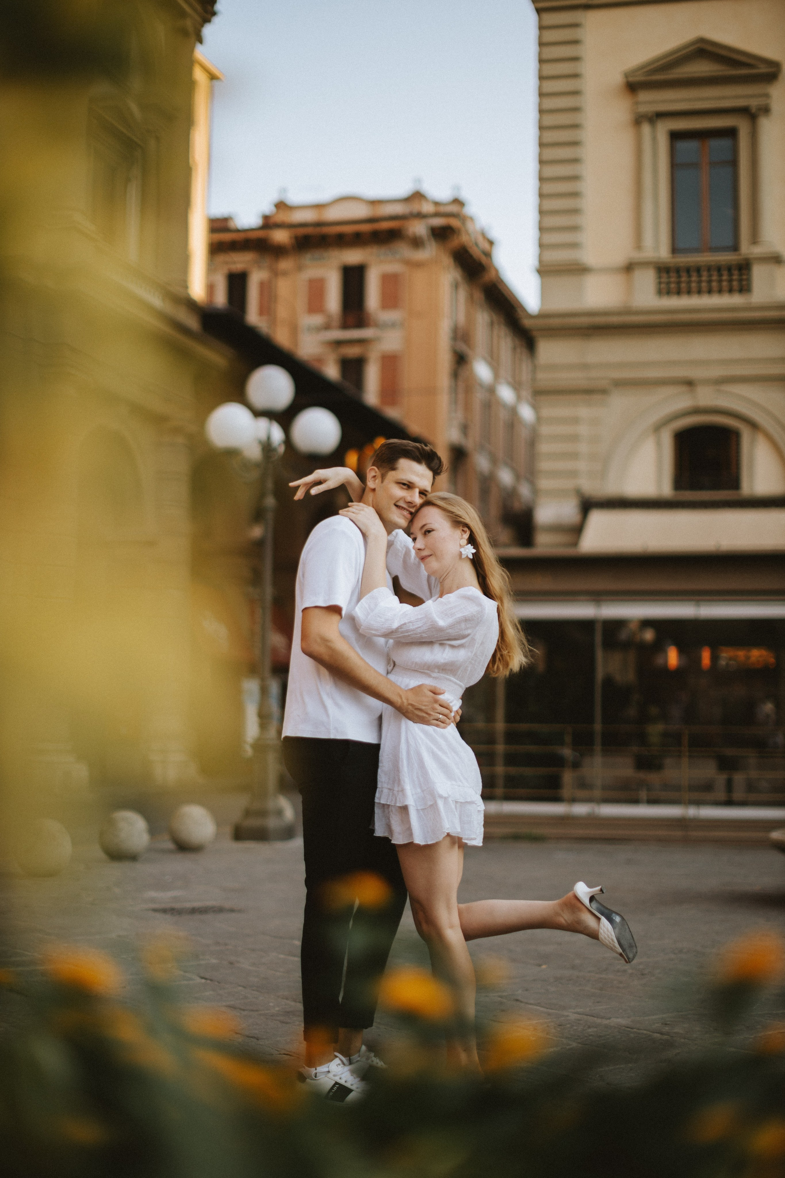 Couple Photoshoot Florence | Romantic Session at Ponte Vecchio & Uffizi. Wedding Photographer in Florence, Pisa & Tuscany | Candid & Elegant Photography in Italy