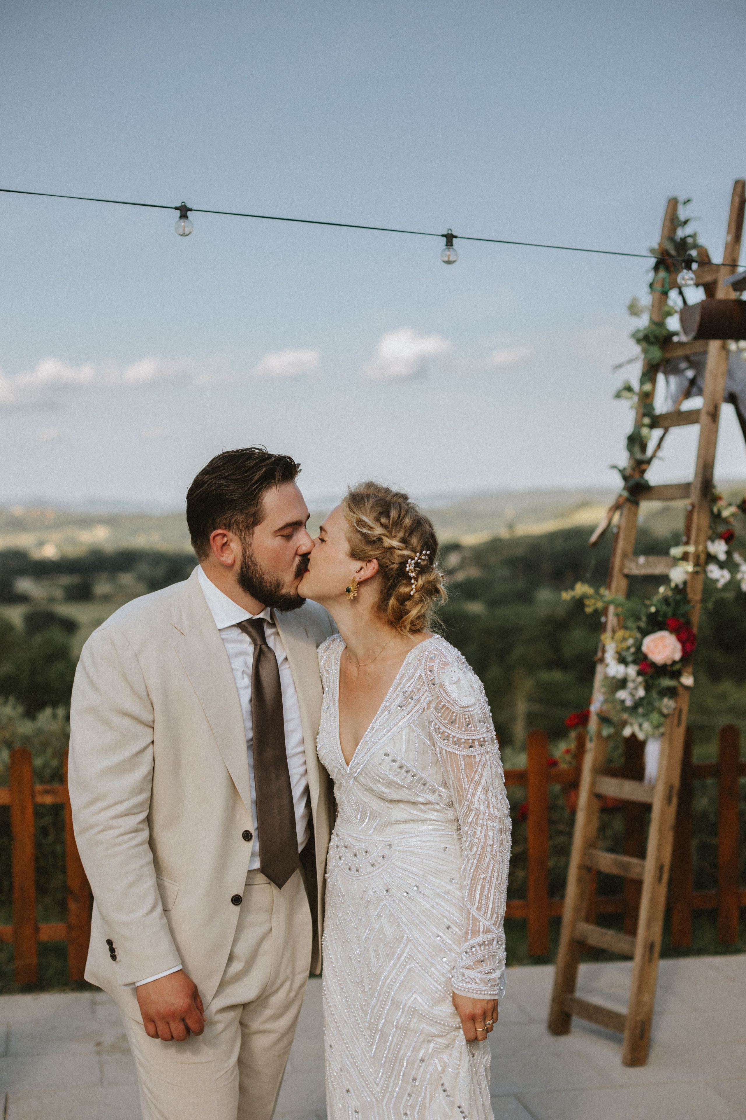 Sebastian & Isa – Matrimonio Romantico in Toscana | Celebrazione Intima tra le Colline. Fotografo di matrimoni a Firenze, Pisa e Toscana | Fotografia spontanea ed elegante in Italia