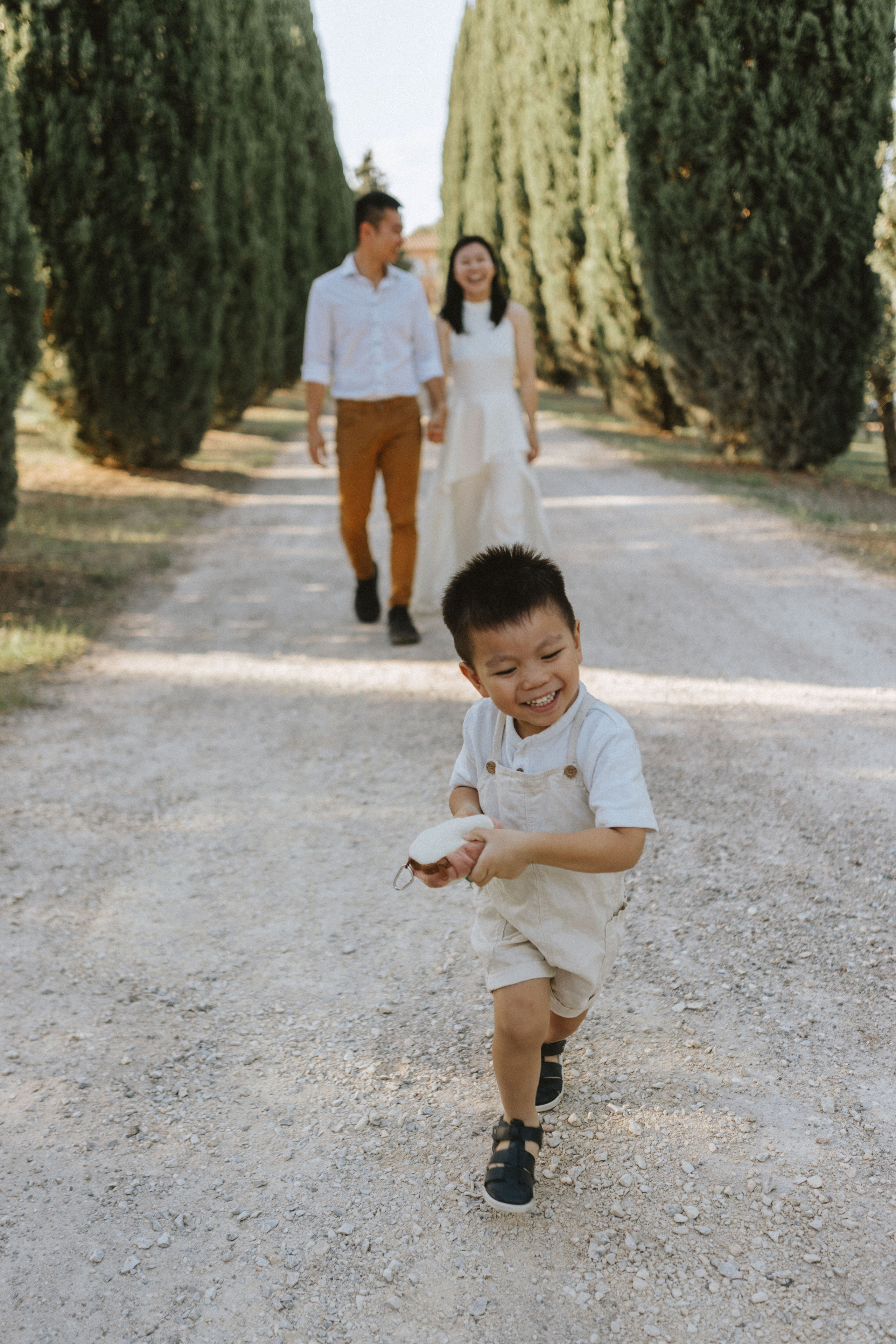 Family Photoshoot in Tuscany | Val d’Orcia & Pienza Photographer. Wedding Photographer in Florence, Pisa & Tuscany | Candid & Elegant Photography in Italy