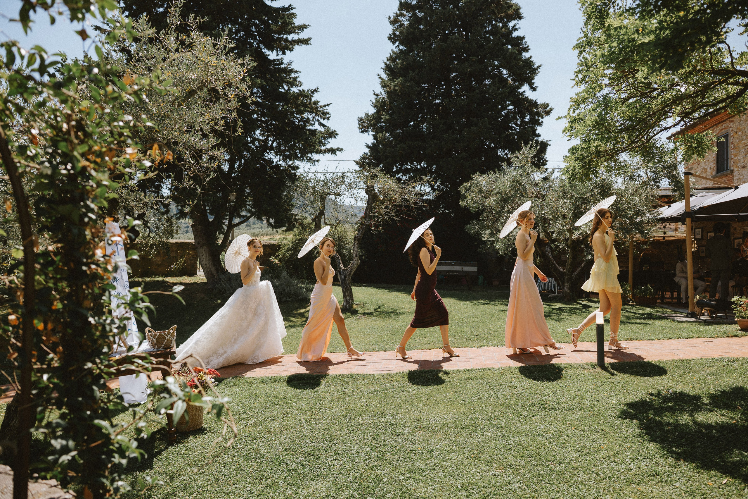 Yura & Katya: Tuscan Wedding Preview at Agriturismo Sottotono. Fotografo di matrimoni a Firenze, Pisa e Toscana | Fotografia spontanea ed elegante in Italia