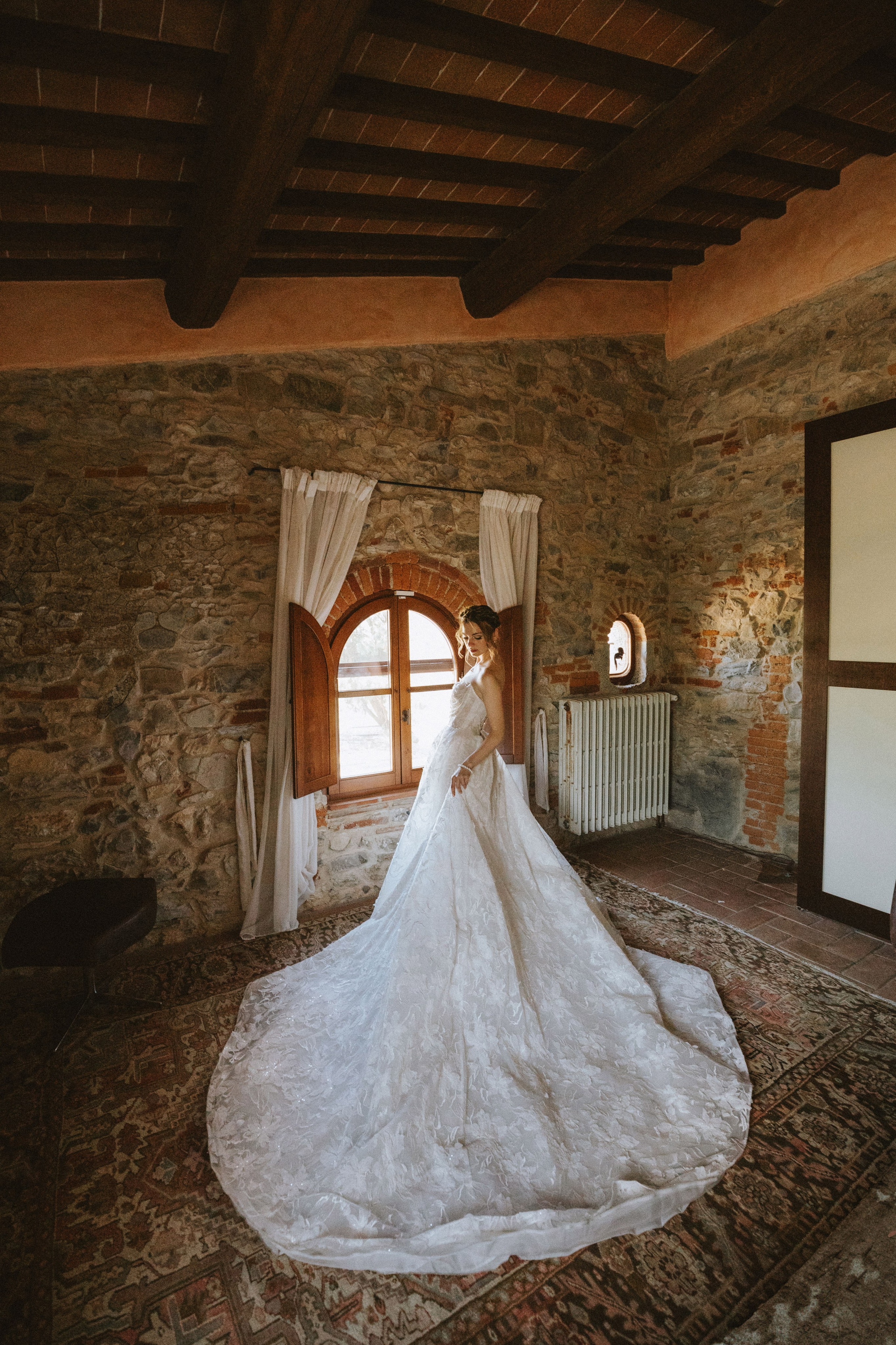 Yura & Katya: Tuscan Wedding Preview at Agriturismo Sottotono. Fotografo di matrimoni a Firenze, Pisa e Toscana | Fotografia spontanea ed elegante in Italia