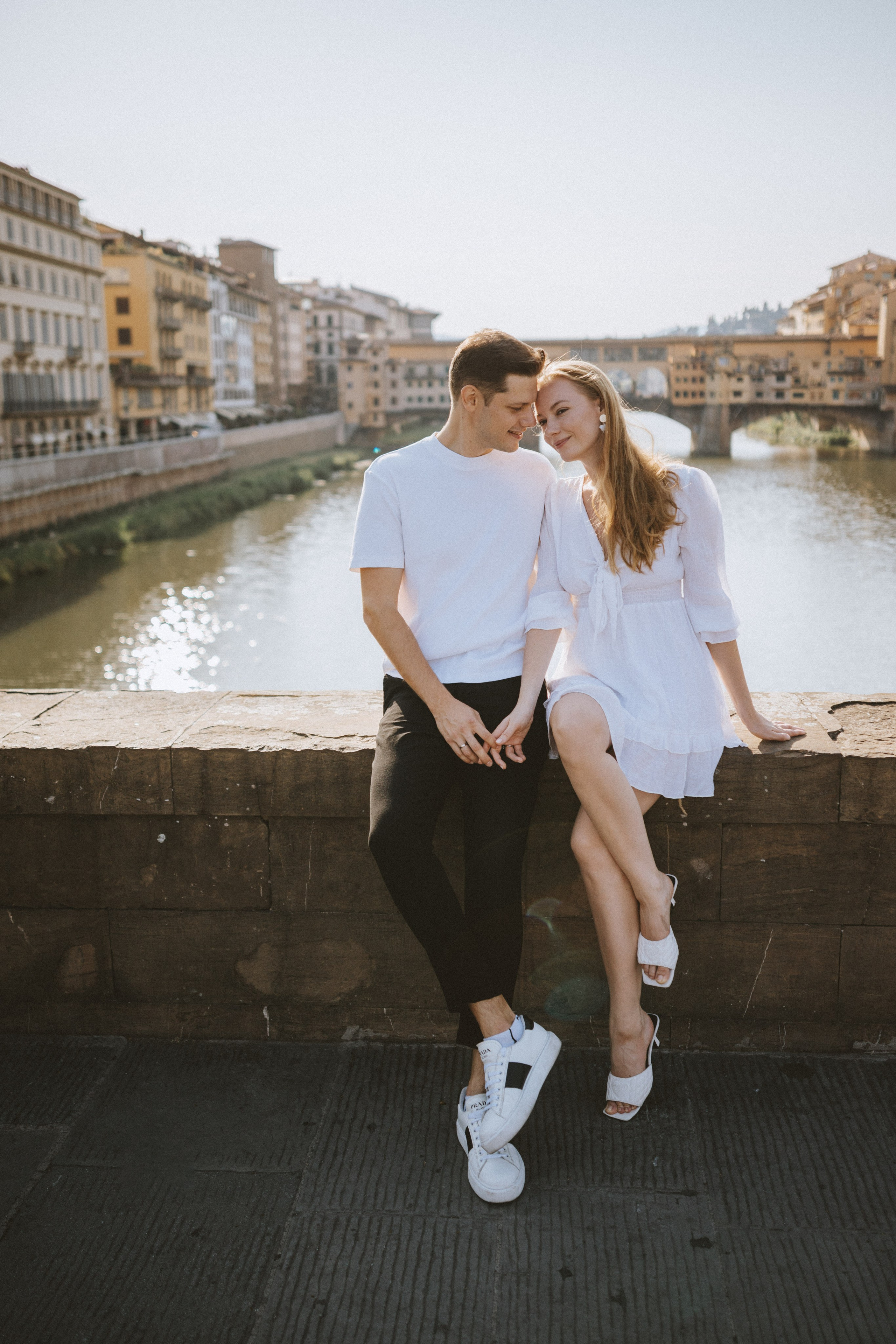 Couple Photoshoot Florence | Romantic Session at Ponte Vecchio & Uffizi. Wedding Photographer in Florence, Pisa & Tuscany | Candid & Elegant Photography in Italy