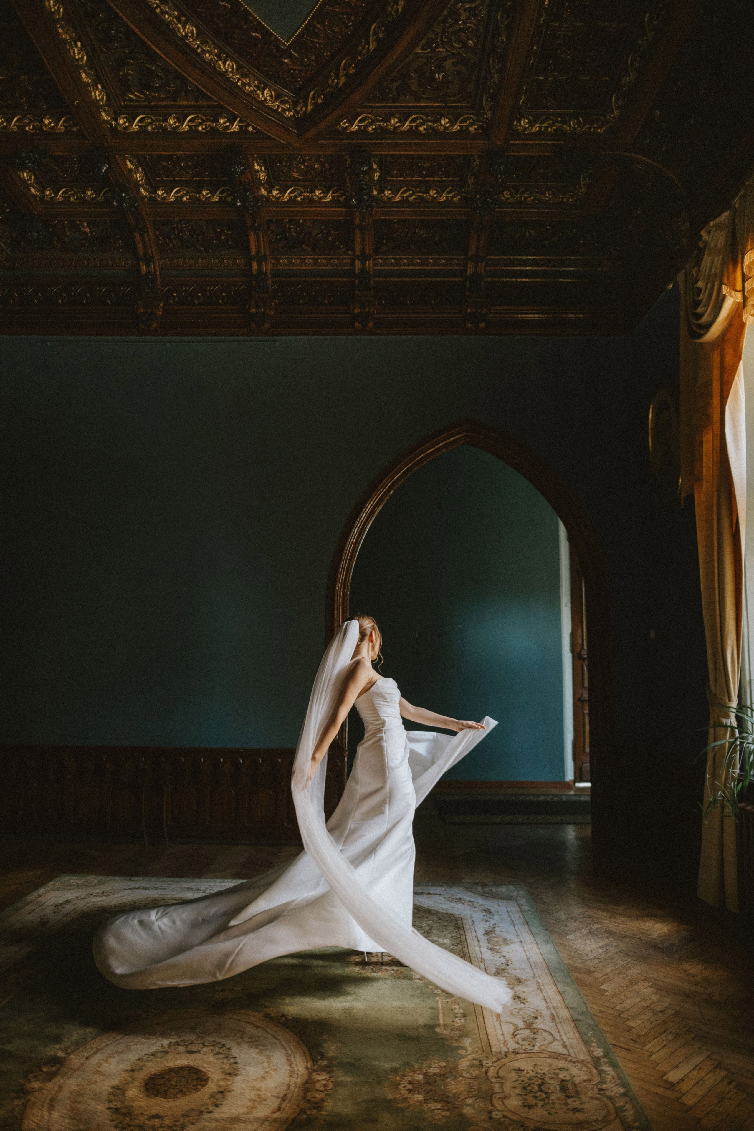 "Bride Nata elegant wedding dress"