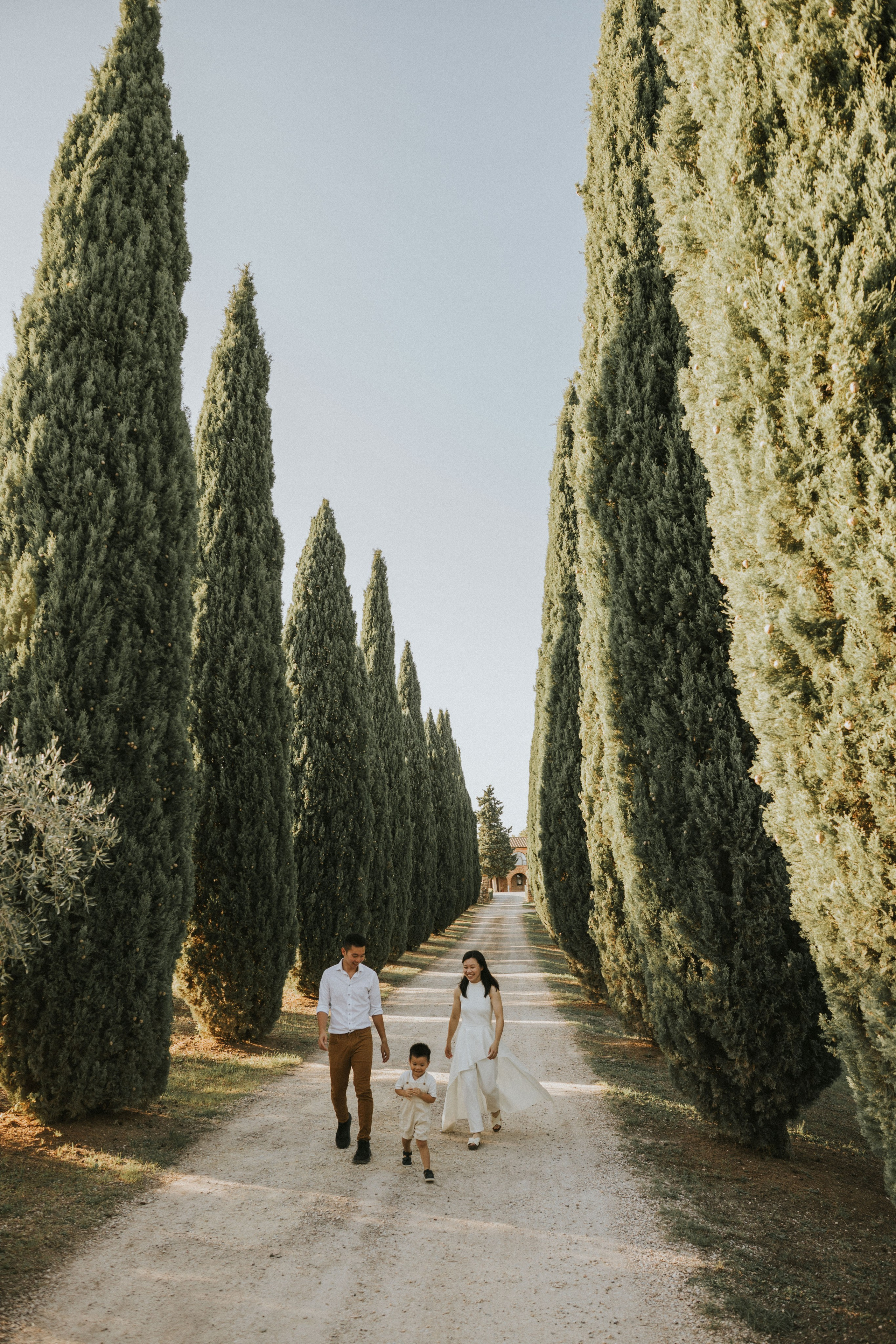 Family Photoshoot in Tuscany | Val d’Orcia & Pienza Photographer. Wedding Photographer in Florence, Pisa & Tuscany | Candid & Elegant Photography in Italy