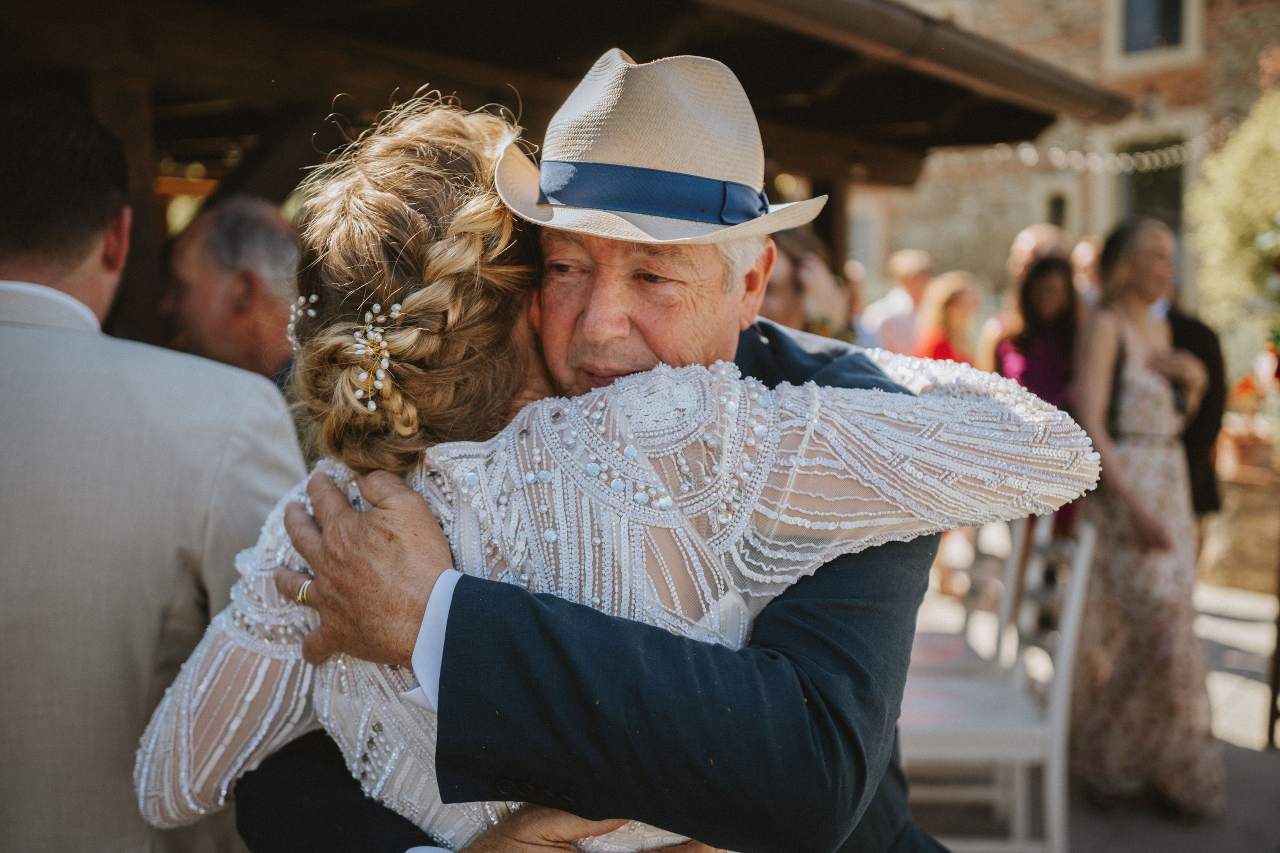 Sebastian & Isa – Matrimonio Romantico in Toscana | Celebrazione Intima tra le Colline. Fotografo di matrimoni a Firenze, Pisa e Toscana | Fotografia spontanea ed elegante in Italia