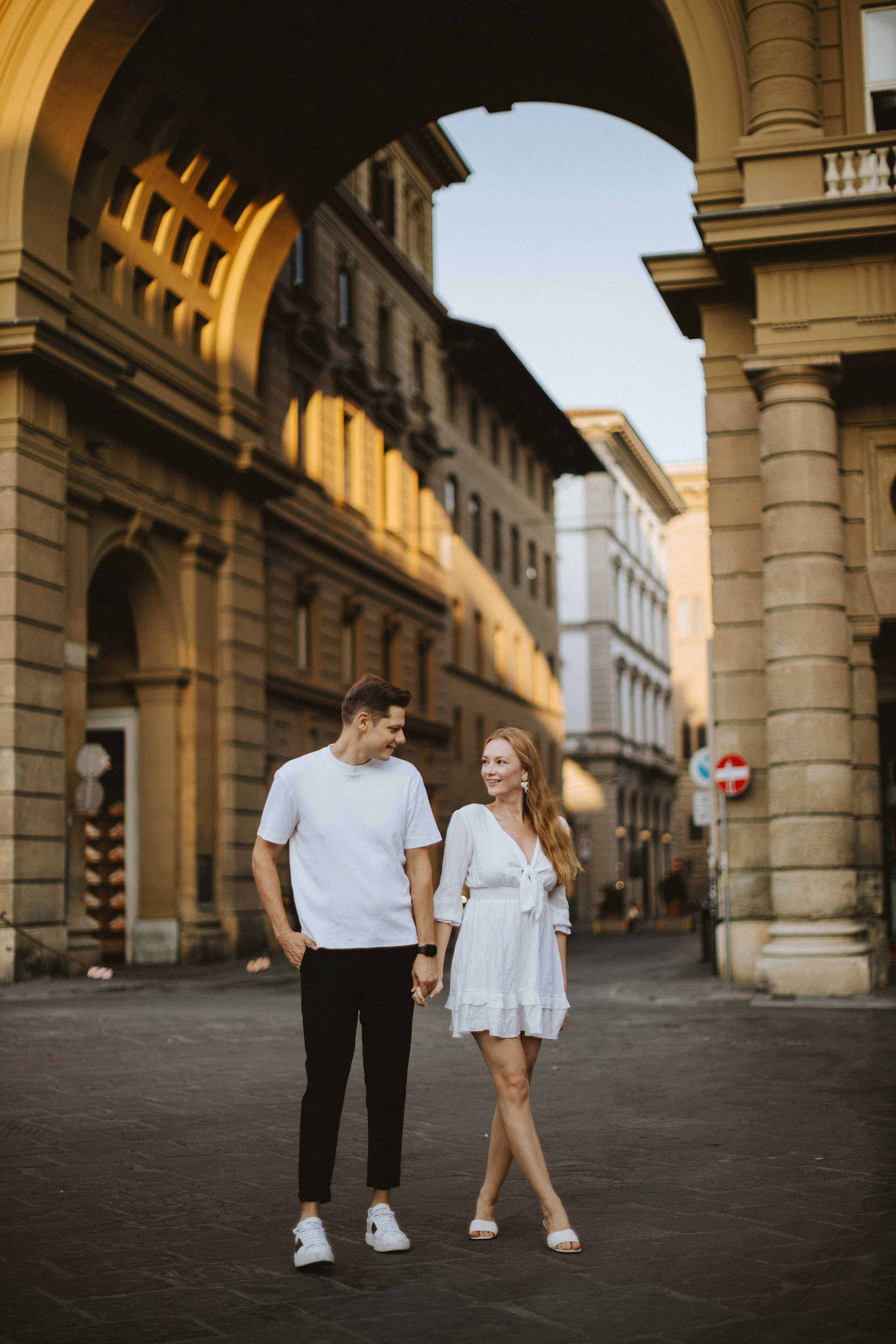 Couple Photoshoot Florence | Romantic Session at Ponte Vecchio & Uffizi. Wedding Photographer in Florence, Pisa & Tuscany | Candid & Elegant Photography in Italy