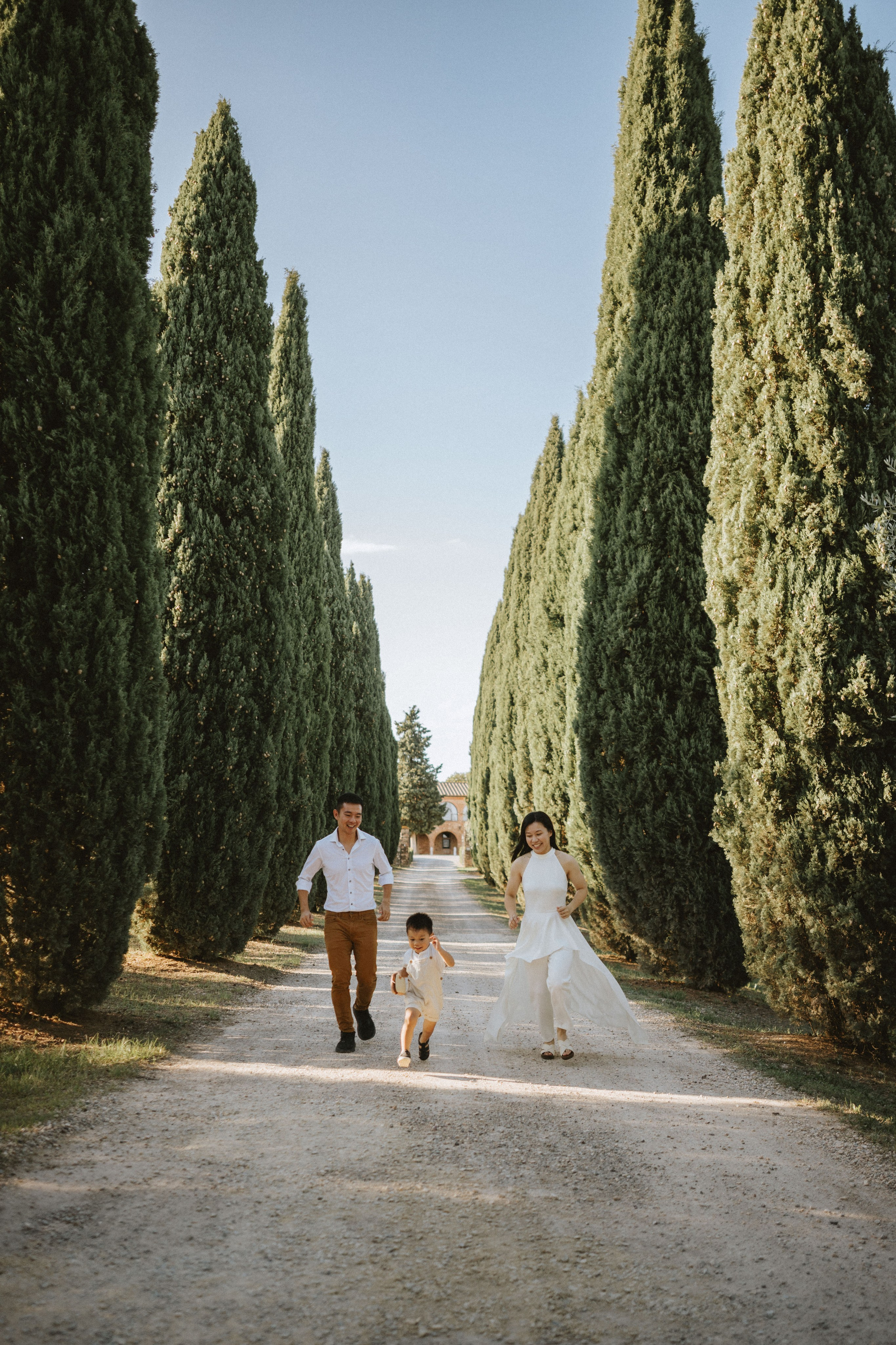 Family Photoshoot in Tuscany | Val d’Orcia & Pienza Photographer. Wedding Photographer in Florence, Pisa & Tuscany | Candid & Elegant Photography in Italy